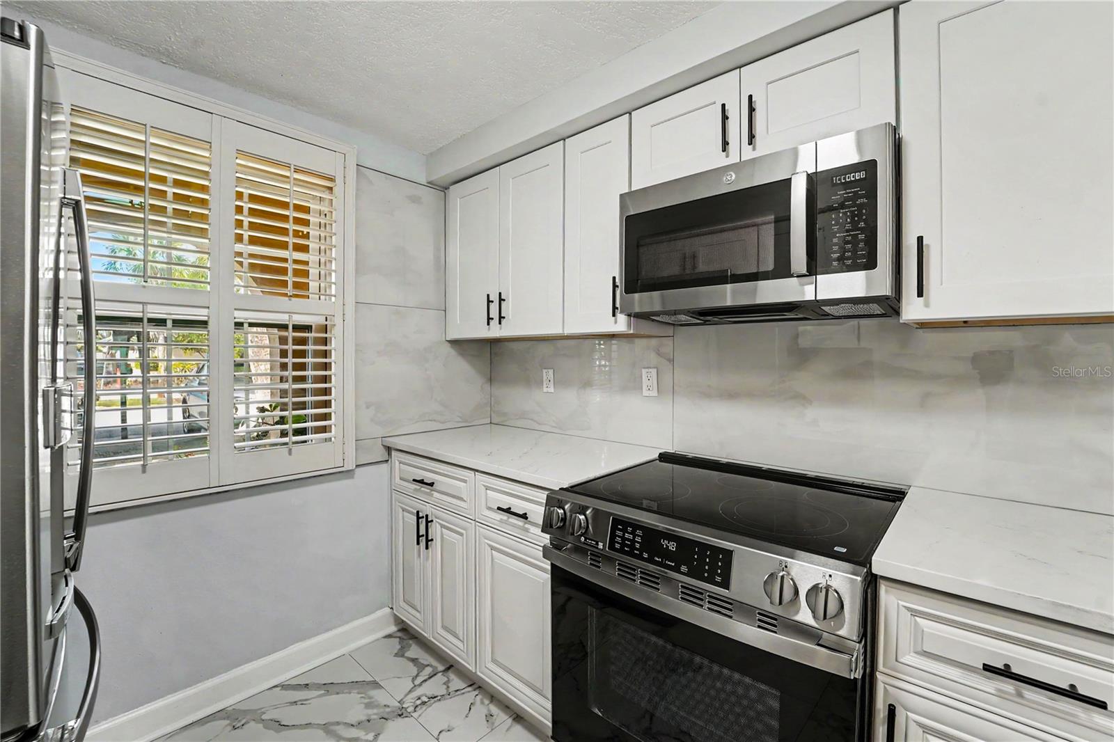 Image 9 of 23 For 4247 Stratford Drive