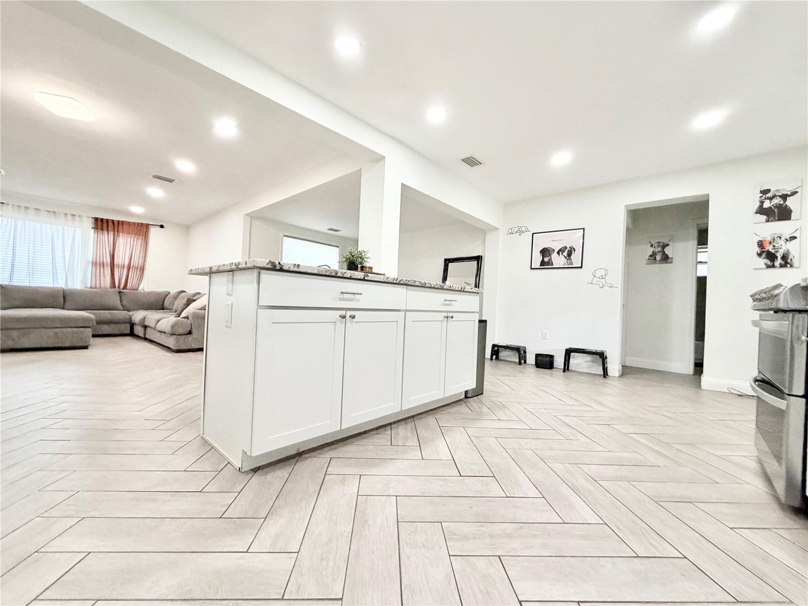 Image 14 of 62 For 626 74th Street N