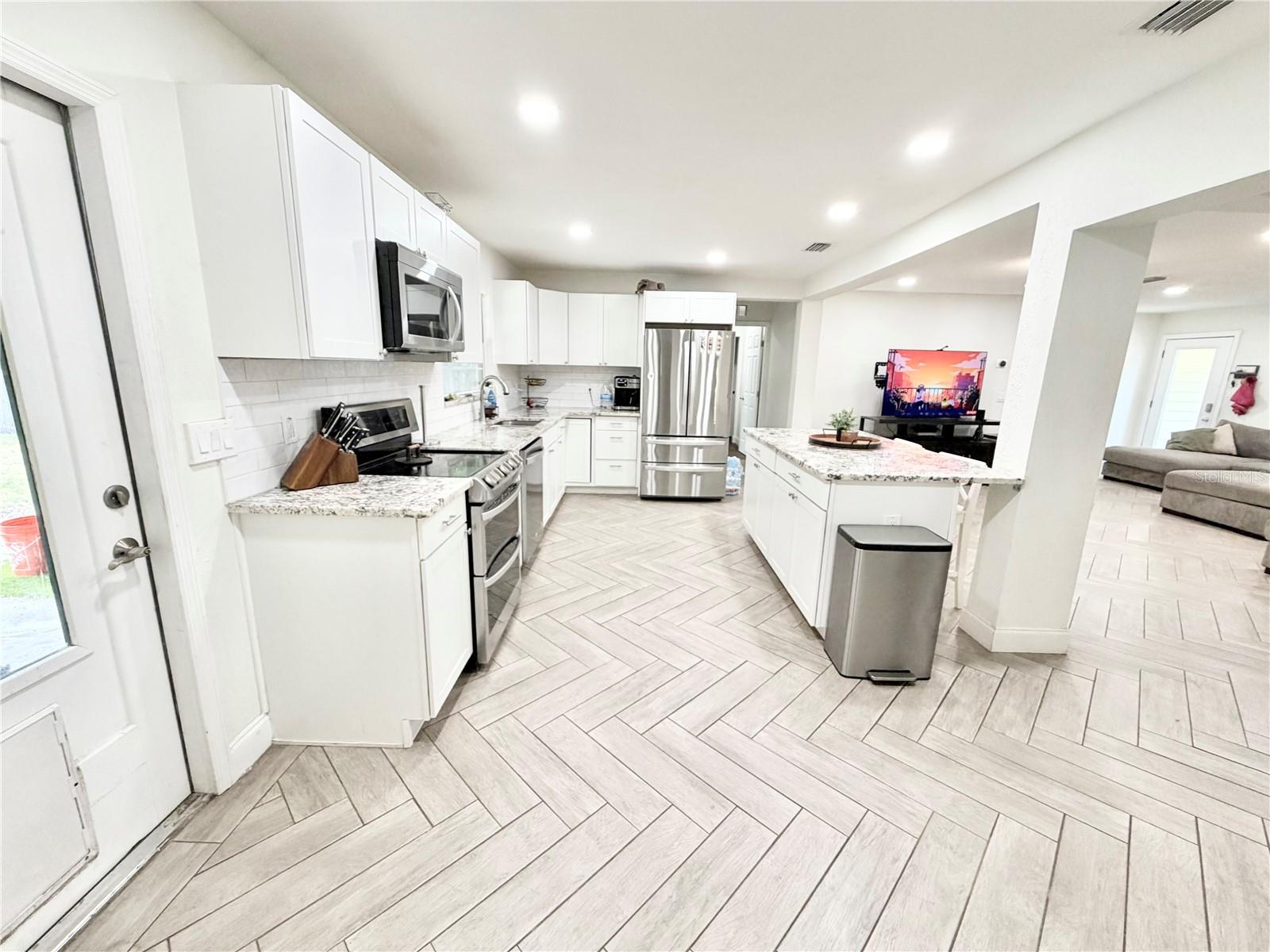 Image 16 of 62 For 626 74th Street N