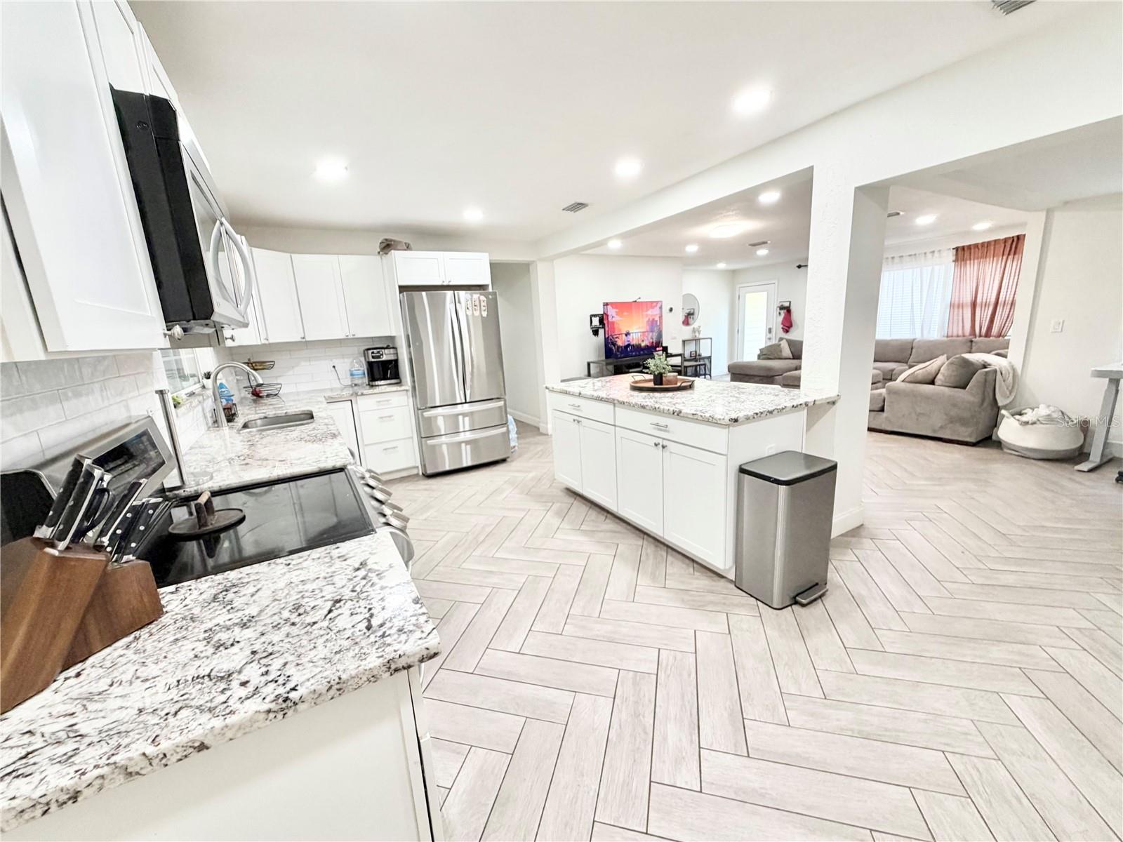 Image 17 of 62 For 626 74th Street N