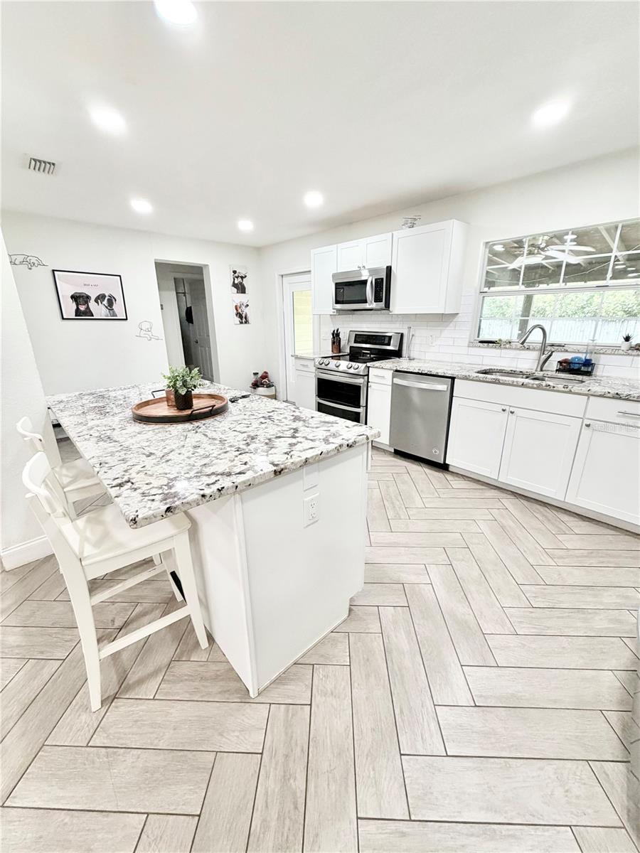 Image 18 of 62 For 626 74th Street N