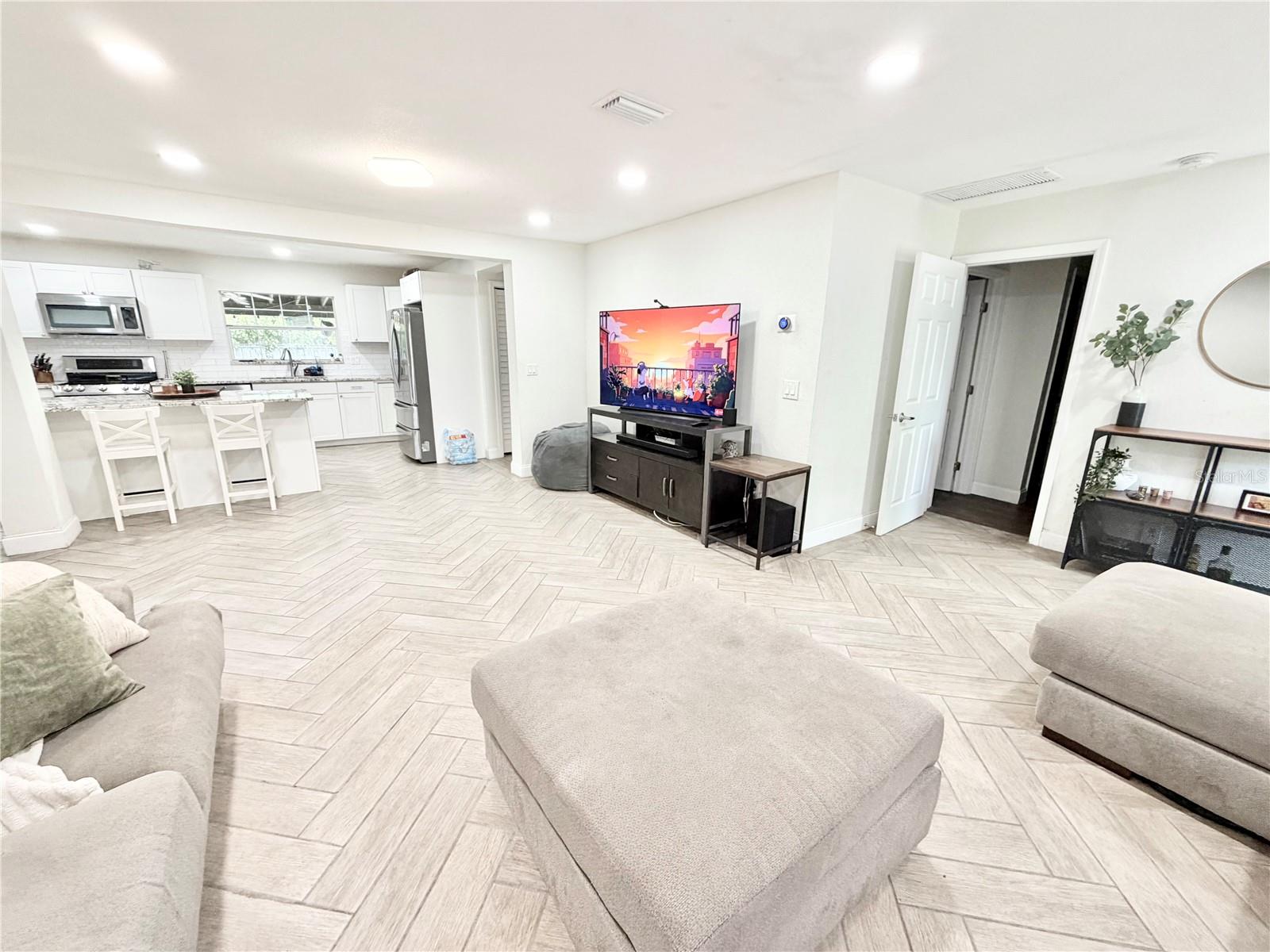 Image 3 of 62 For 626 74th Street N