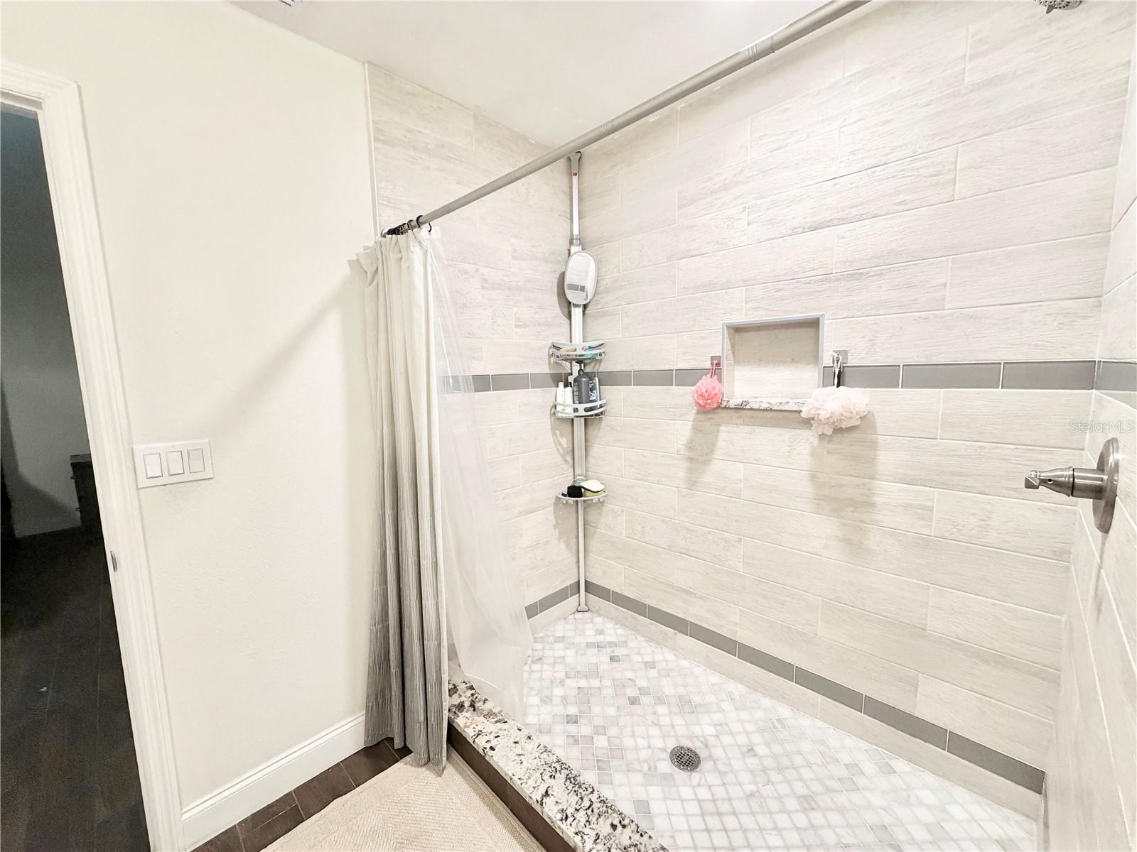 Image 31 of 62 For 626 74th Street N