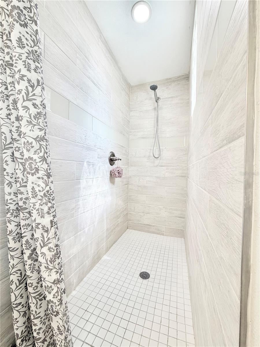 Image 39 of 62 For 626 74th Street N