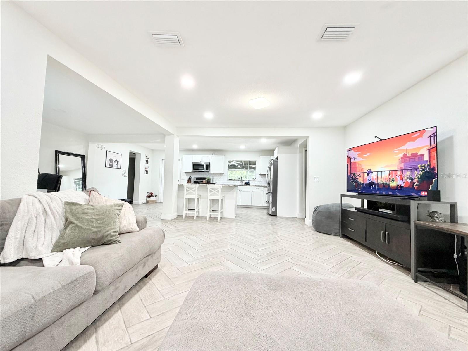 Image 4 of 62 For 626 74th Street N