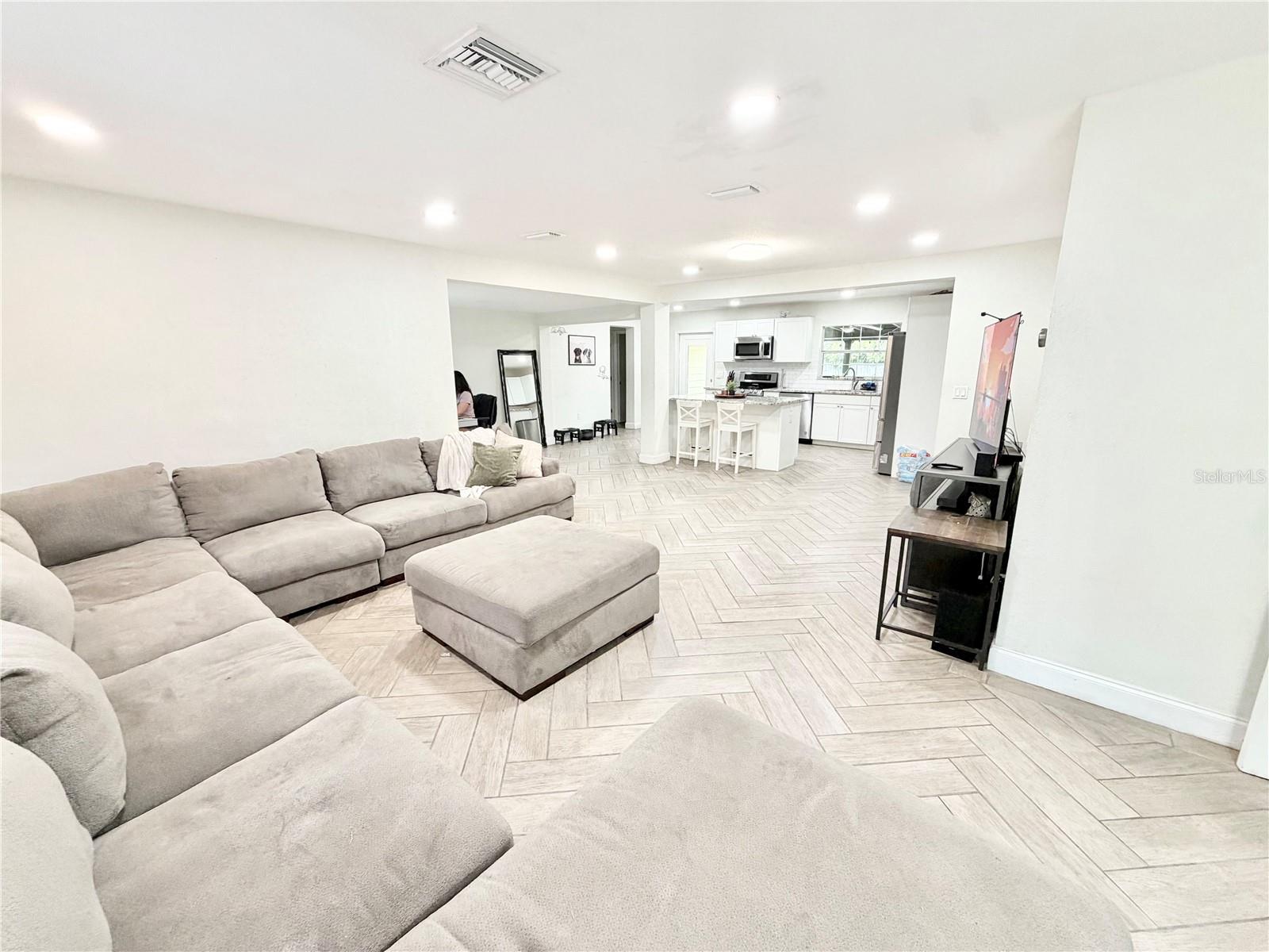 Image 5 of 62 For 626 74th Street N