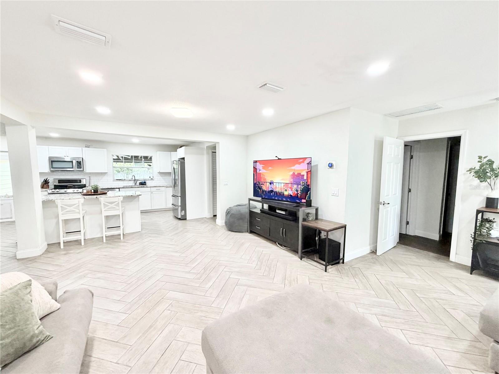 Image 8 of 62 For 626 74th Street N