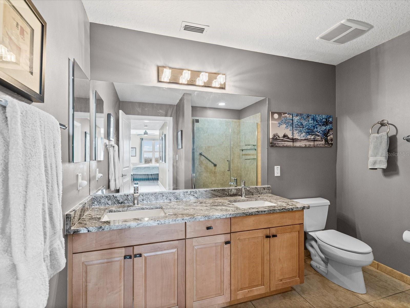 Image 27 of 76 For 628 Cleveland Street 1011