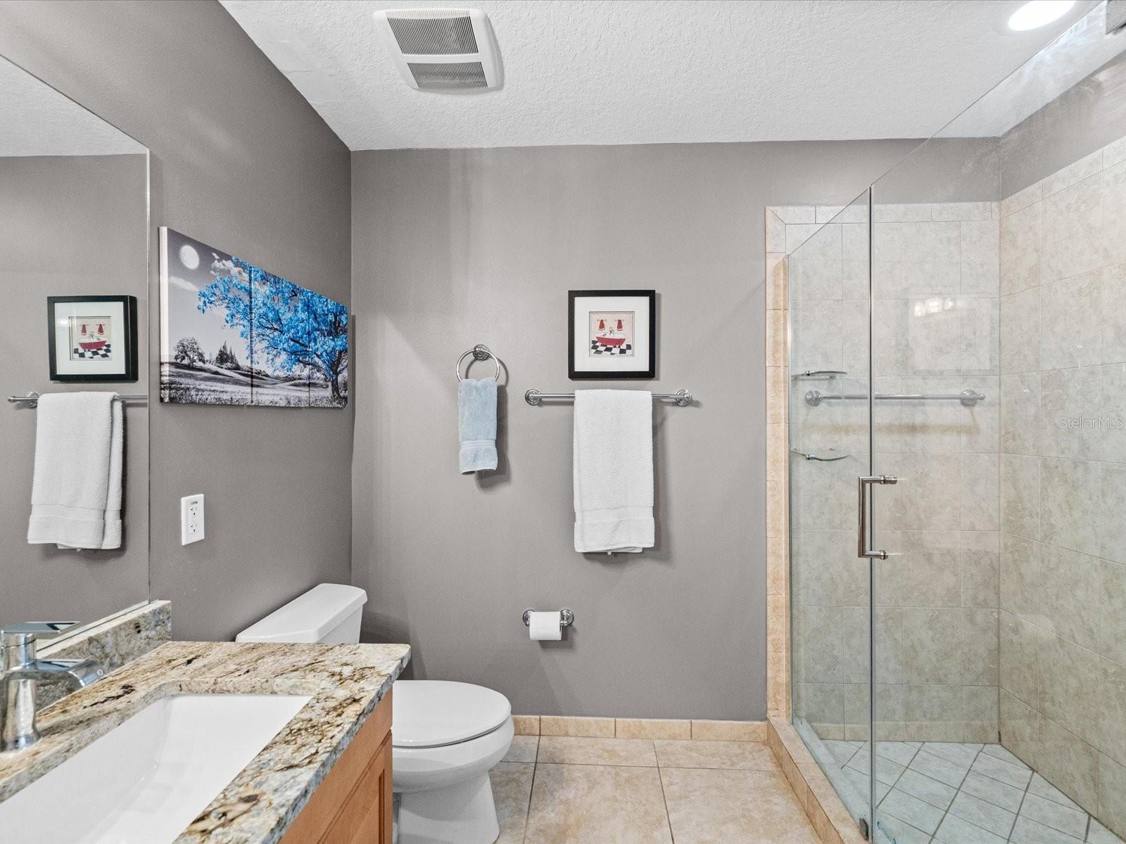 Image 28 of 76 For 628 Cleveland Street 1011