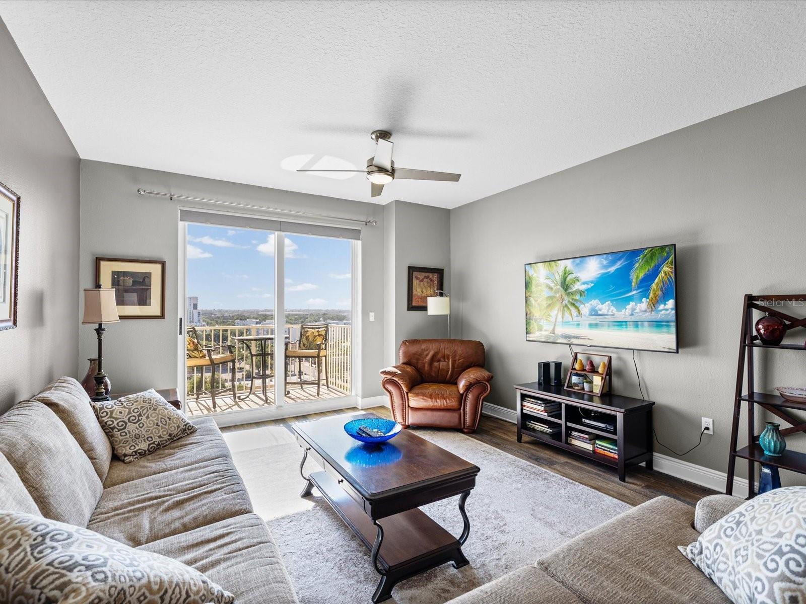 Image 3 of 76 For 628 Cleveland Street 1011