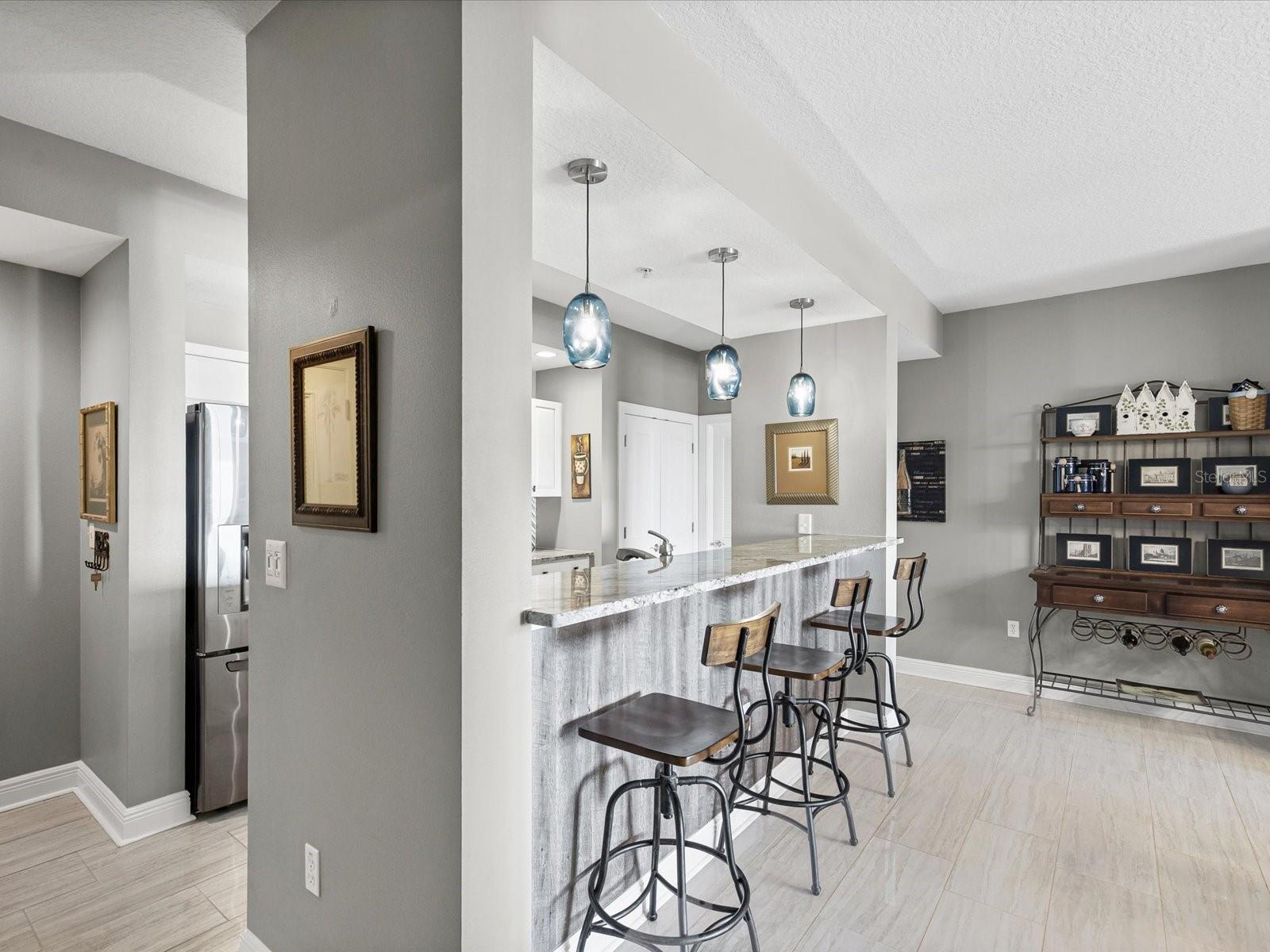 Image 4 of 76 For 628 Cleveland Street 1011