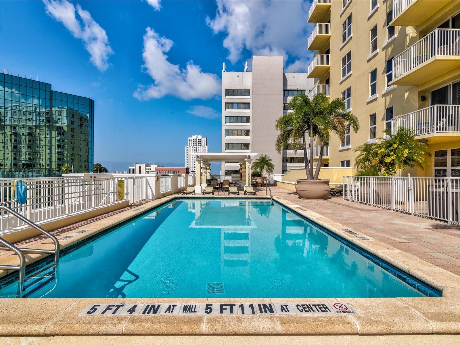 Image 45 of 76 For 628 Cleveland Street 1011