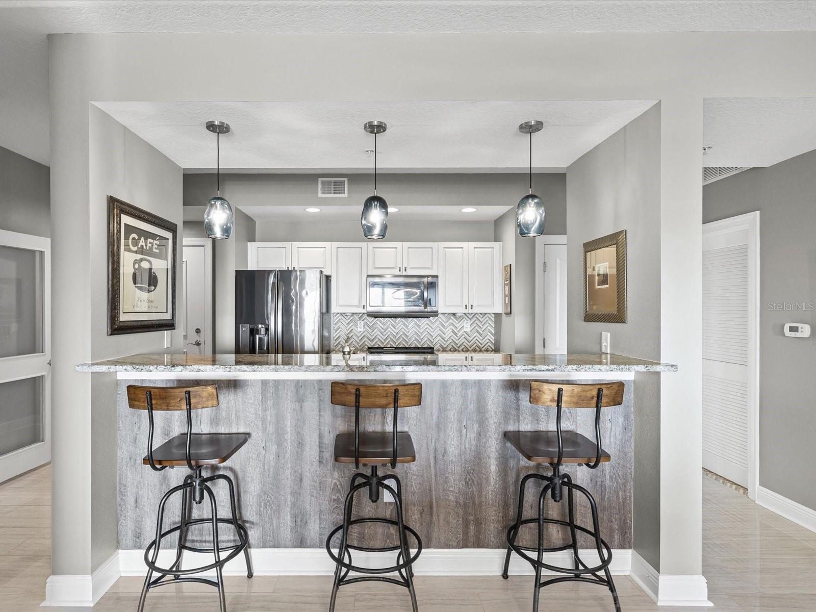 Image 5 of 76 For 628 Cleveland Street 1011
