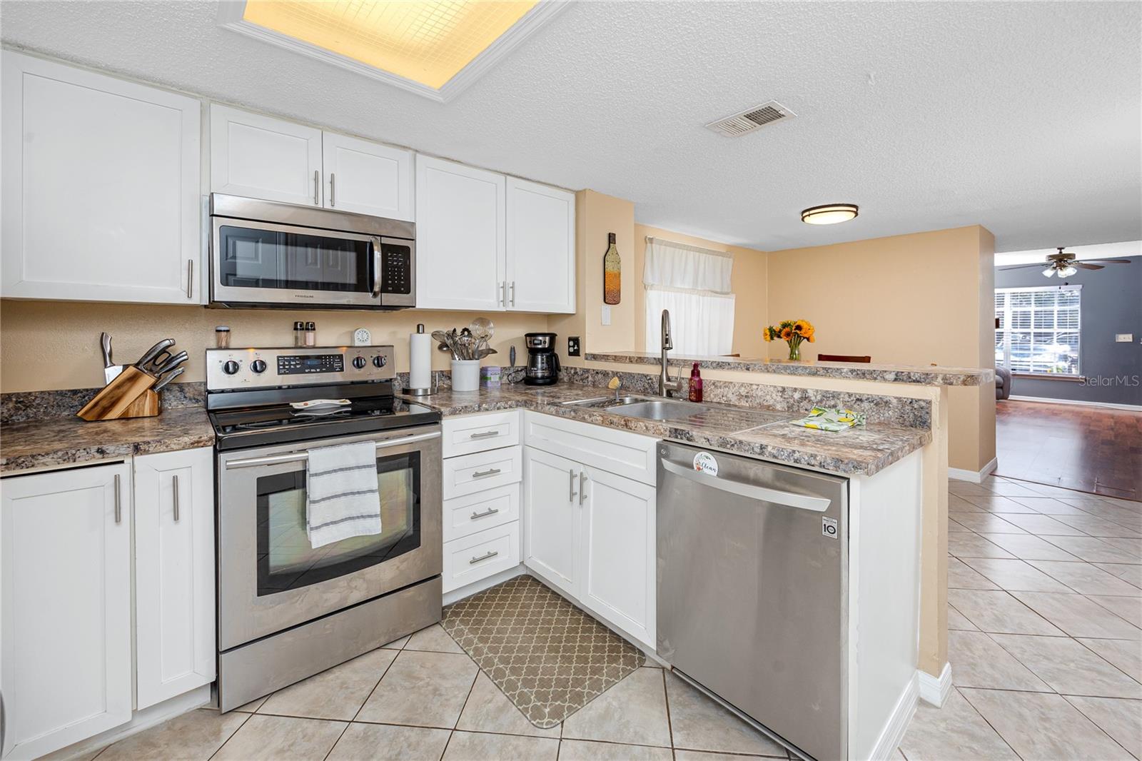 Image 17 of 38 For 6661 121st Avenue H