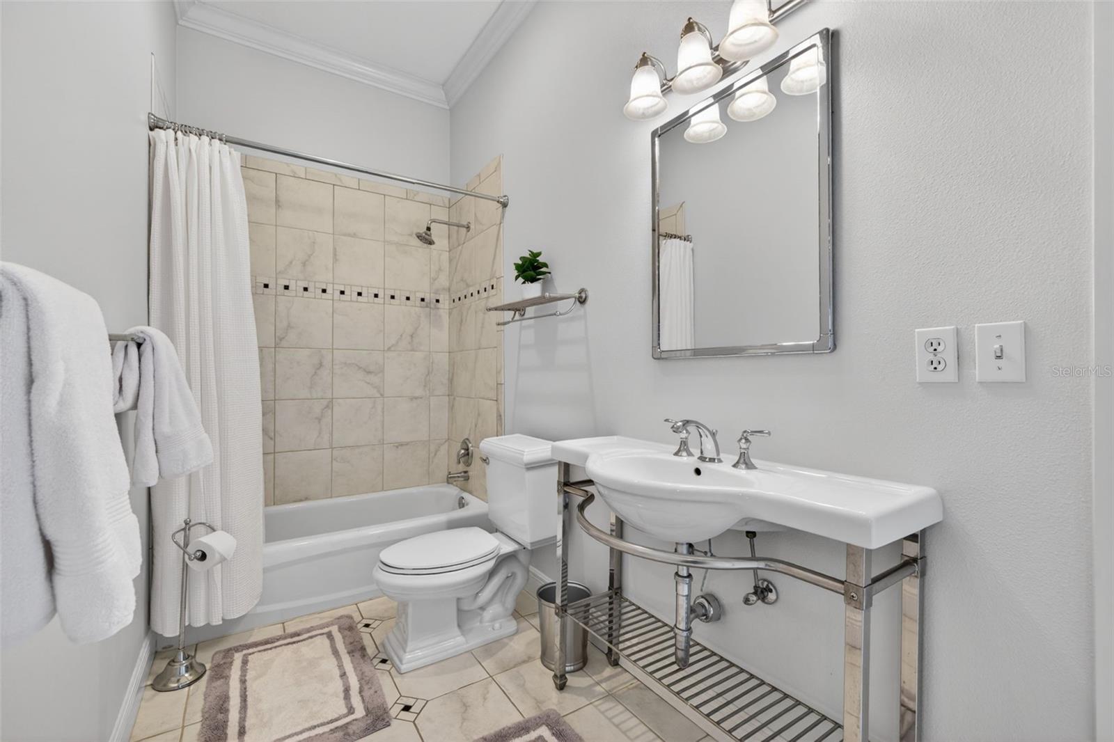 Image 31 of 45 For 445 Park Avenue