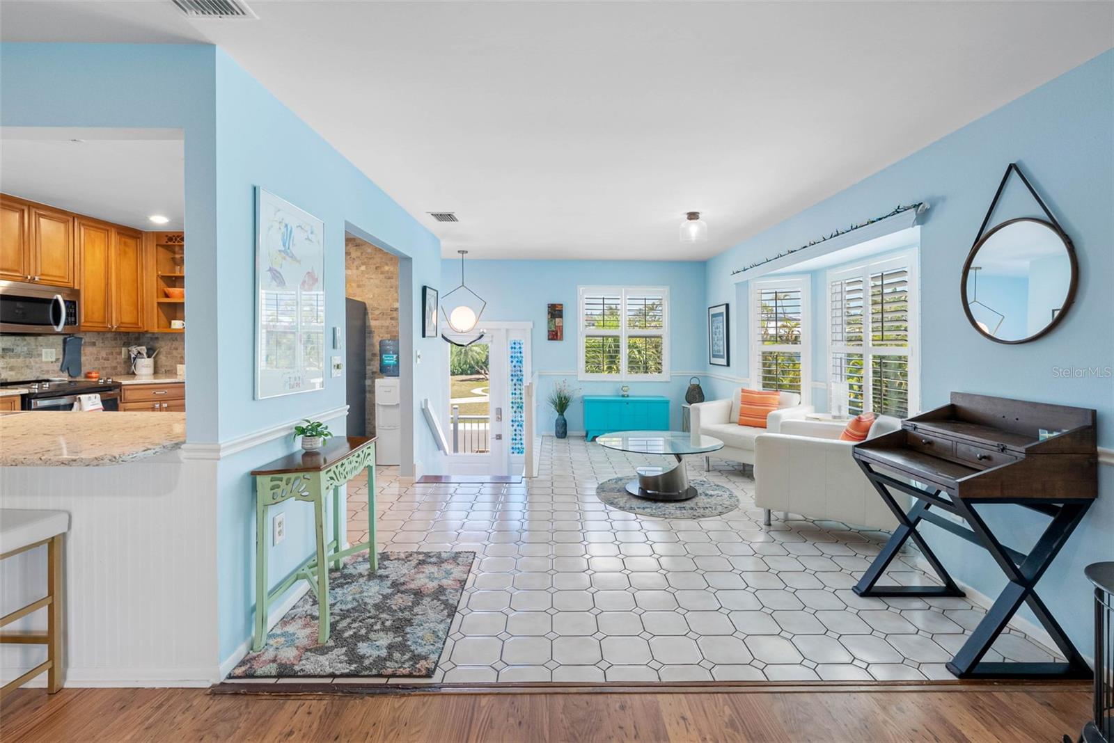 Image 10 of 50 For 417 Poinsettia Road