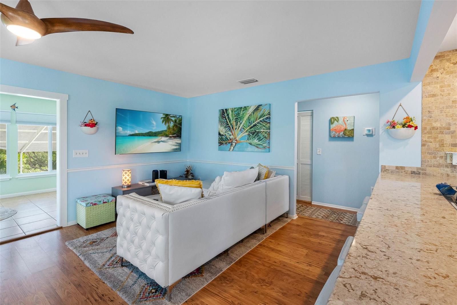 Image 12 of 50 For 417 Poinsettia Road