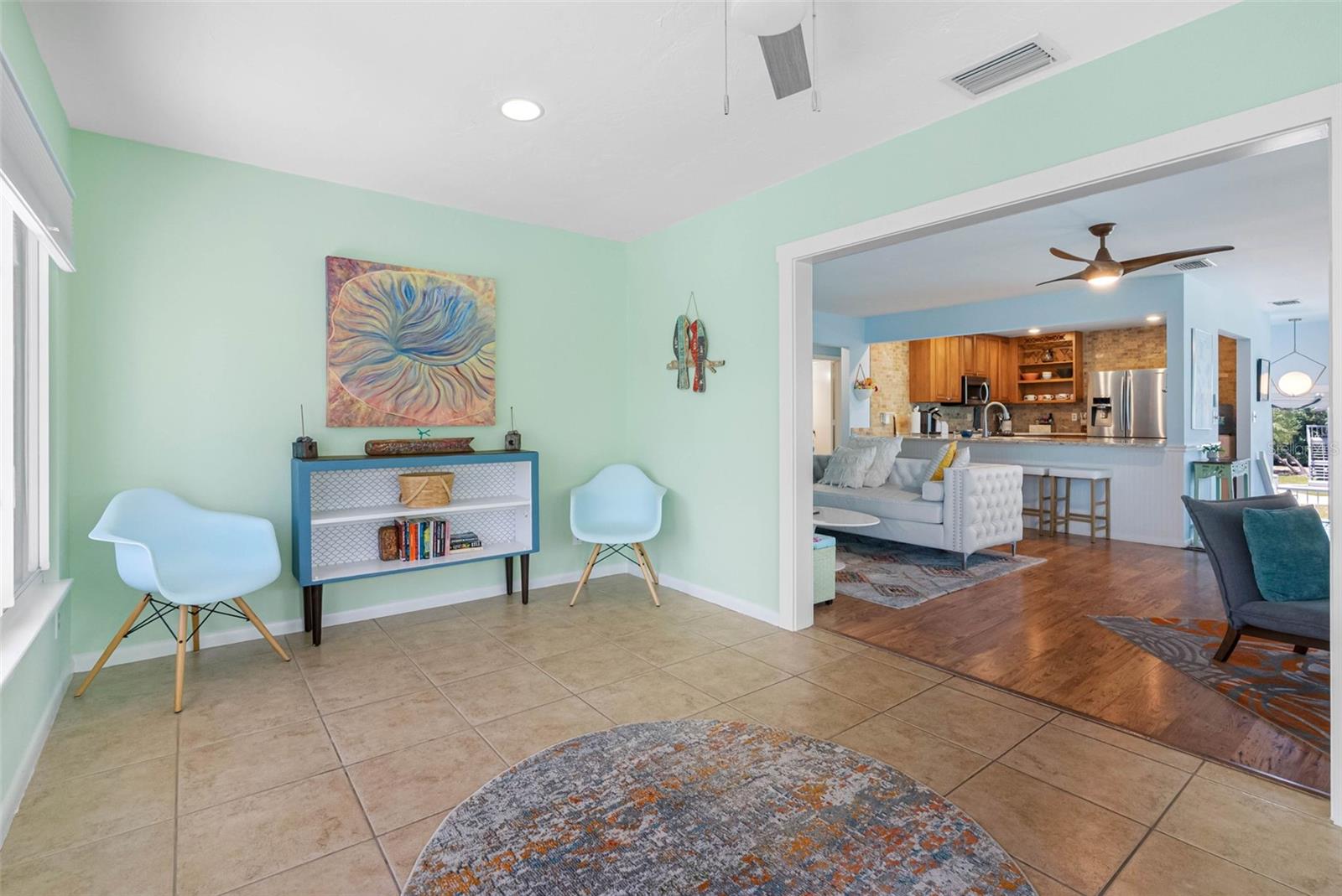 Image 17 of 50 For 417 Poinsettia Road