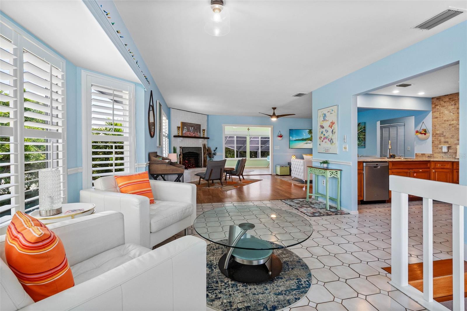 Image 19 of 50 For 417 Poinsettia Road