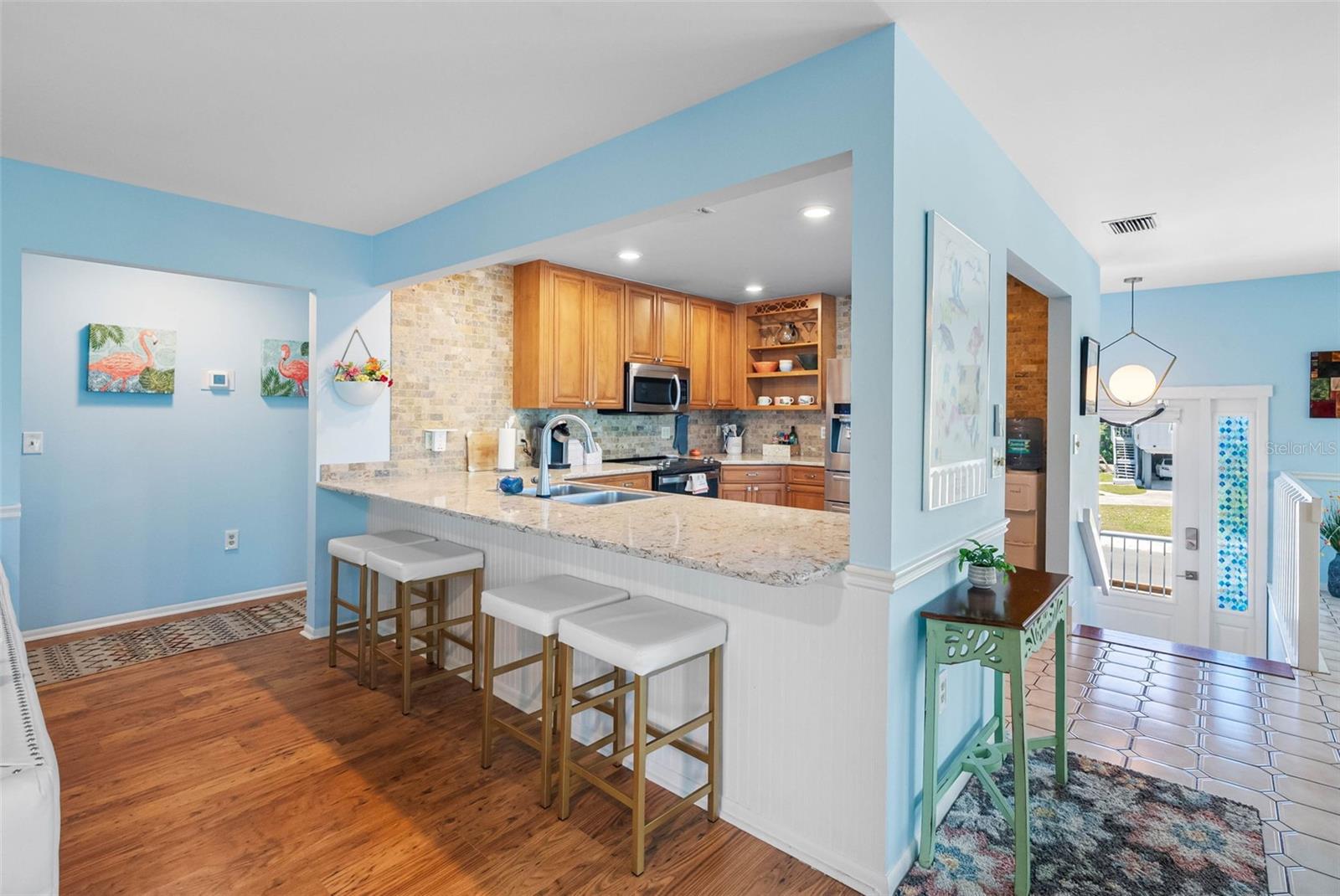 Image 5 of 50 For 417 Poinsettia Road
