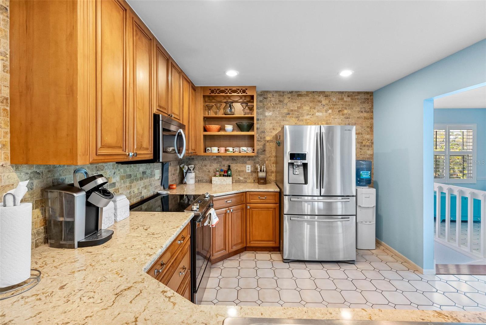 Image 7 of 50 For 417 Poinsettia Road