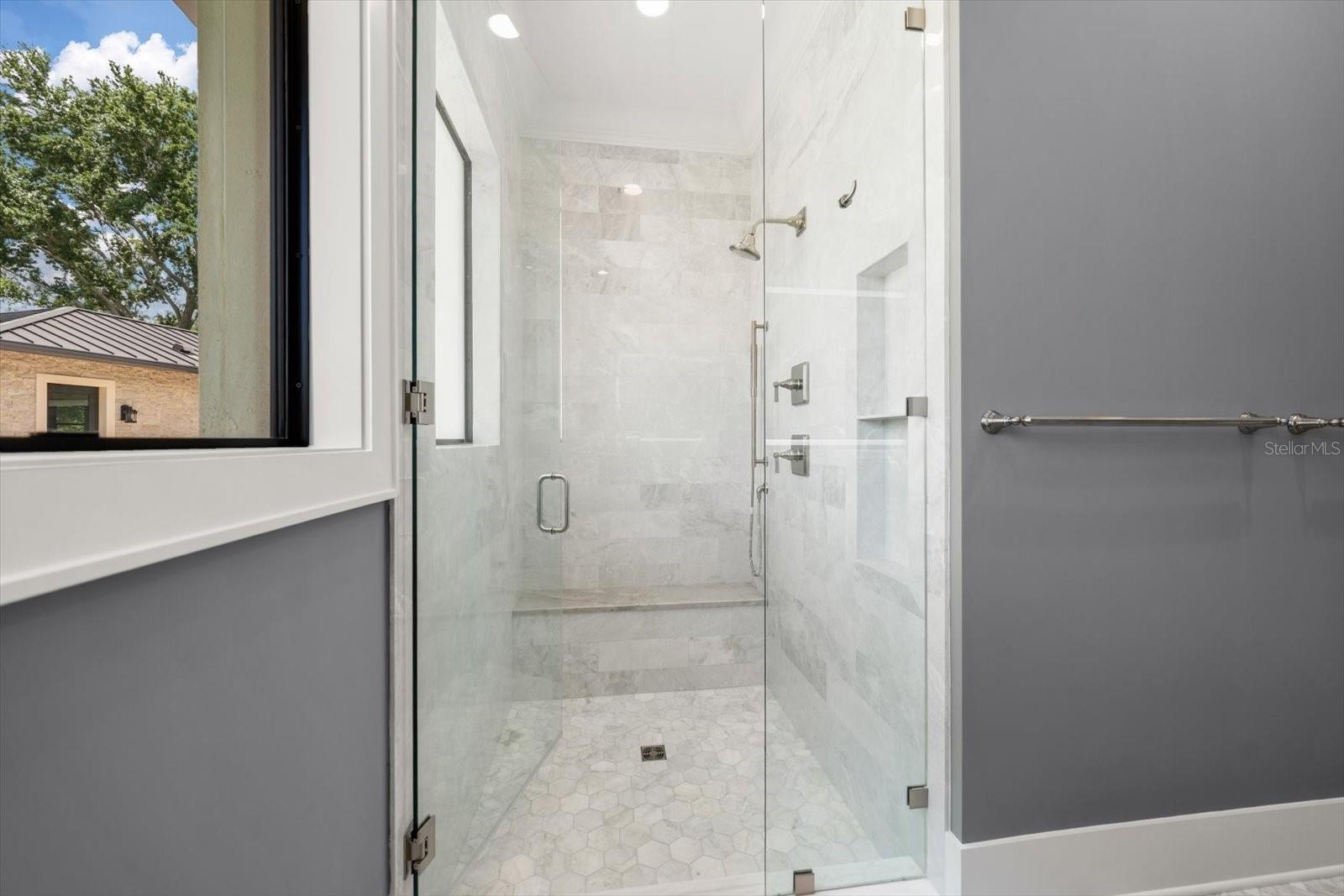 Listing photo id 26 for 19 Hibiscus Road
