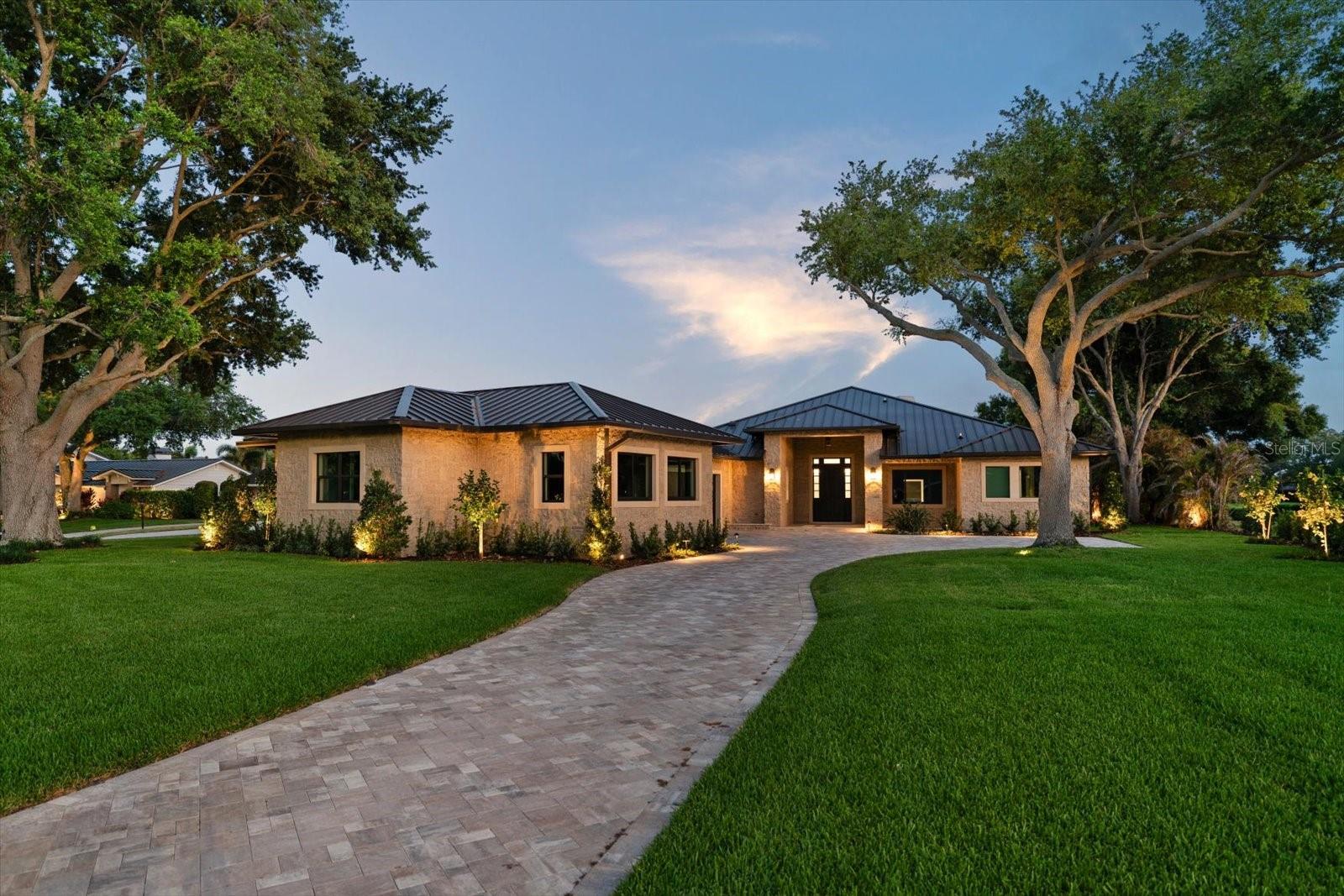 Listing photo id 2 for 19 Hibiscus Road