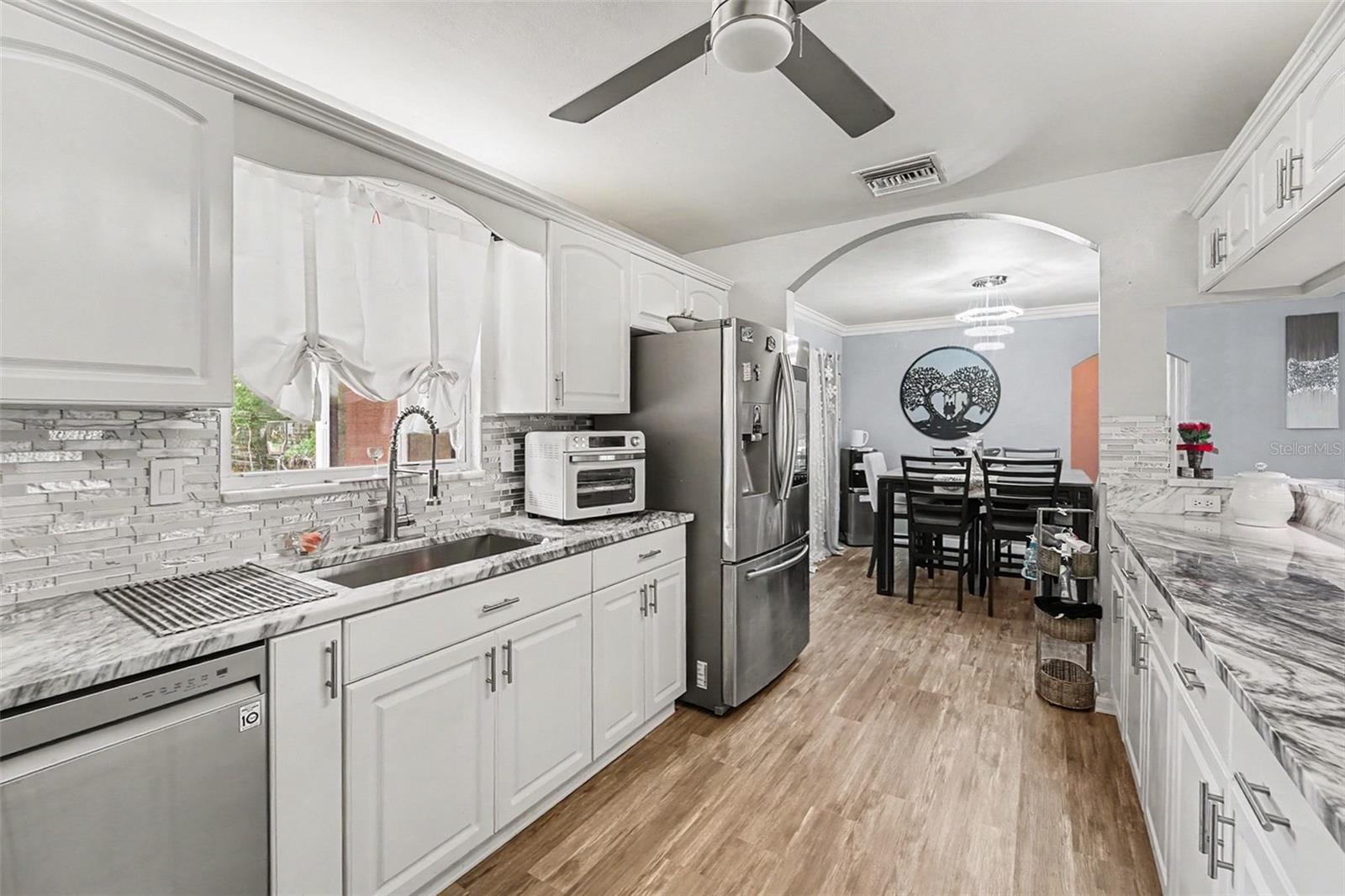 Image 14 of 41 For 13020 Sugar Creek Boulevard