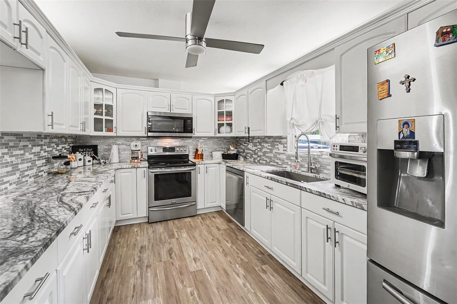 Image 15 of 41 For 13020 Sugar Creek Boulevard