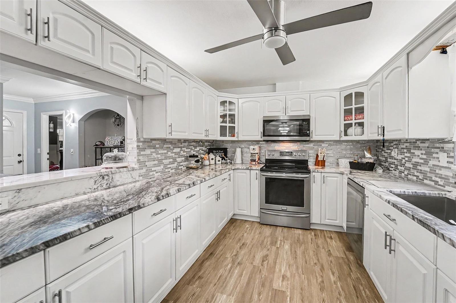 Image 16 of 41 For 13020 Sugar Creek Boulevard