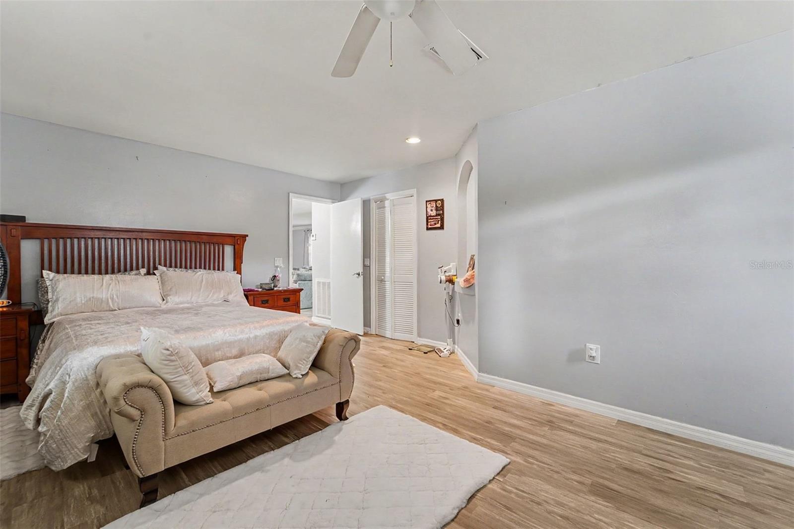 Image 19 of 41 For 13020 Sugar Creek Boulevard
