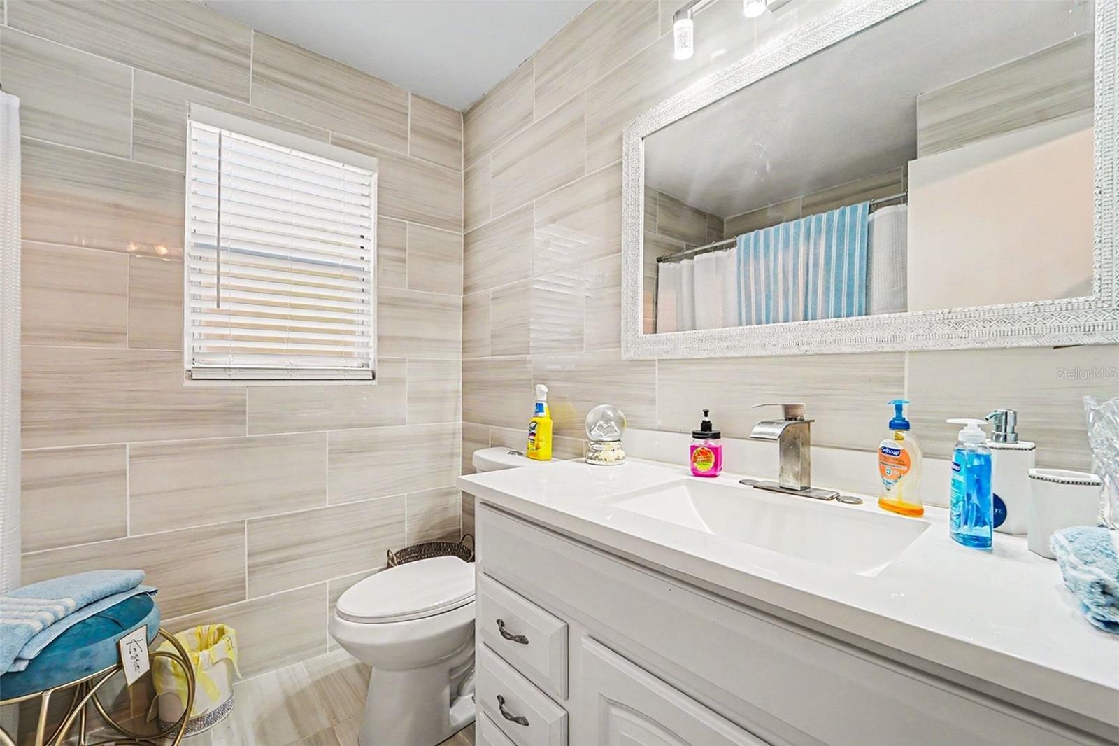 Image 21 of 41 For 13020 Sugar Creek Boulevard