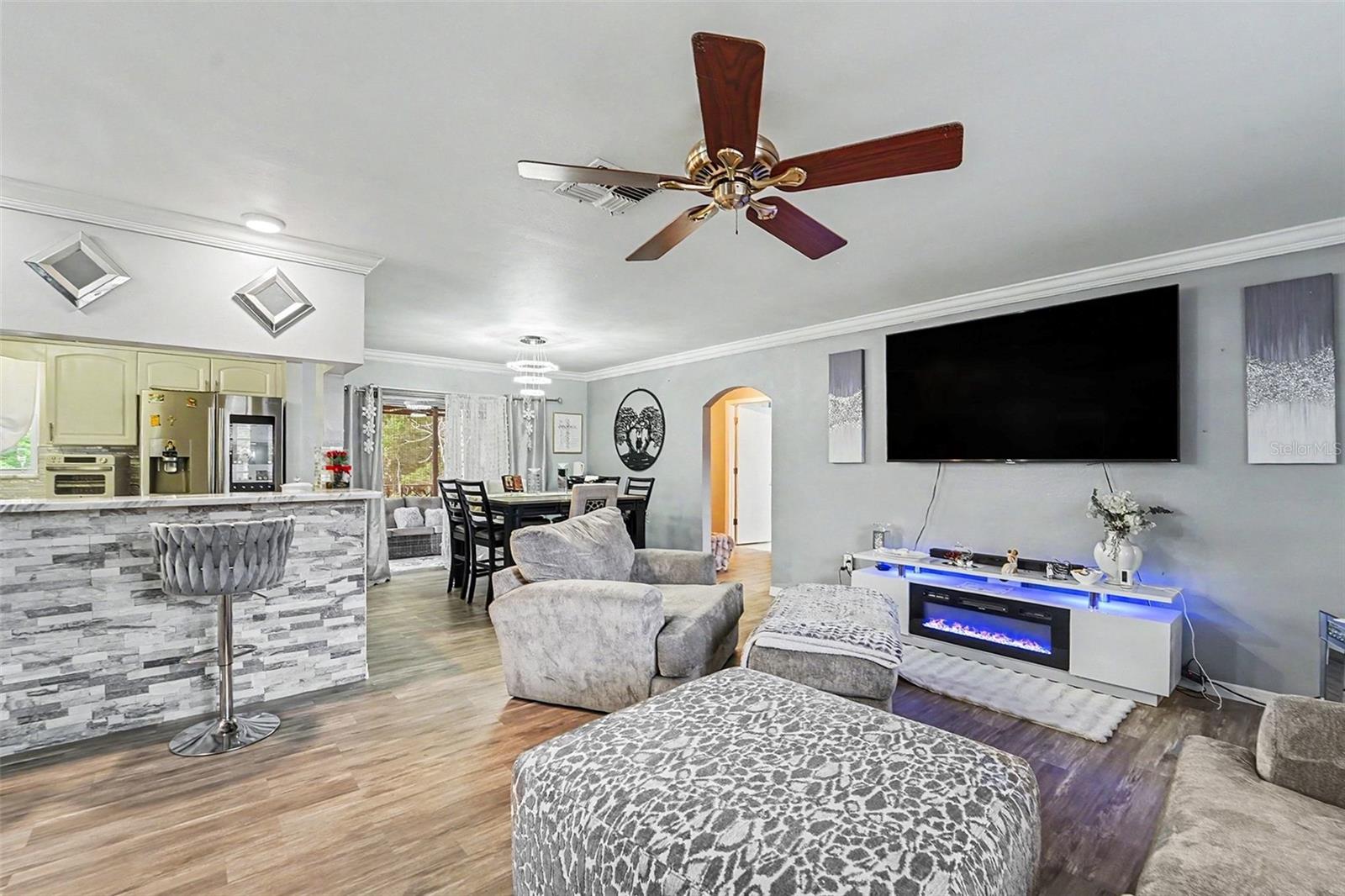 Image 6 of 41 For 13020 Sugar Creek Boulevard