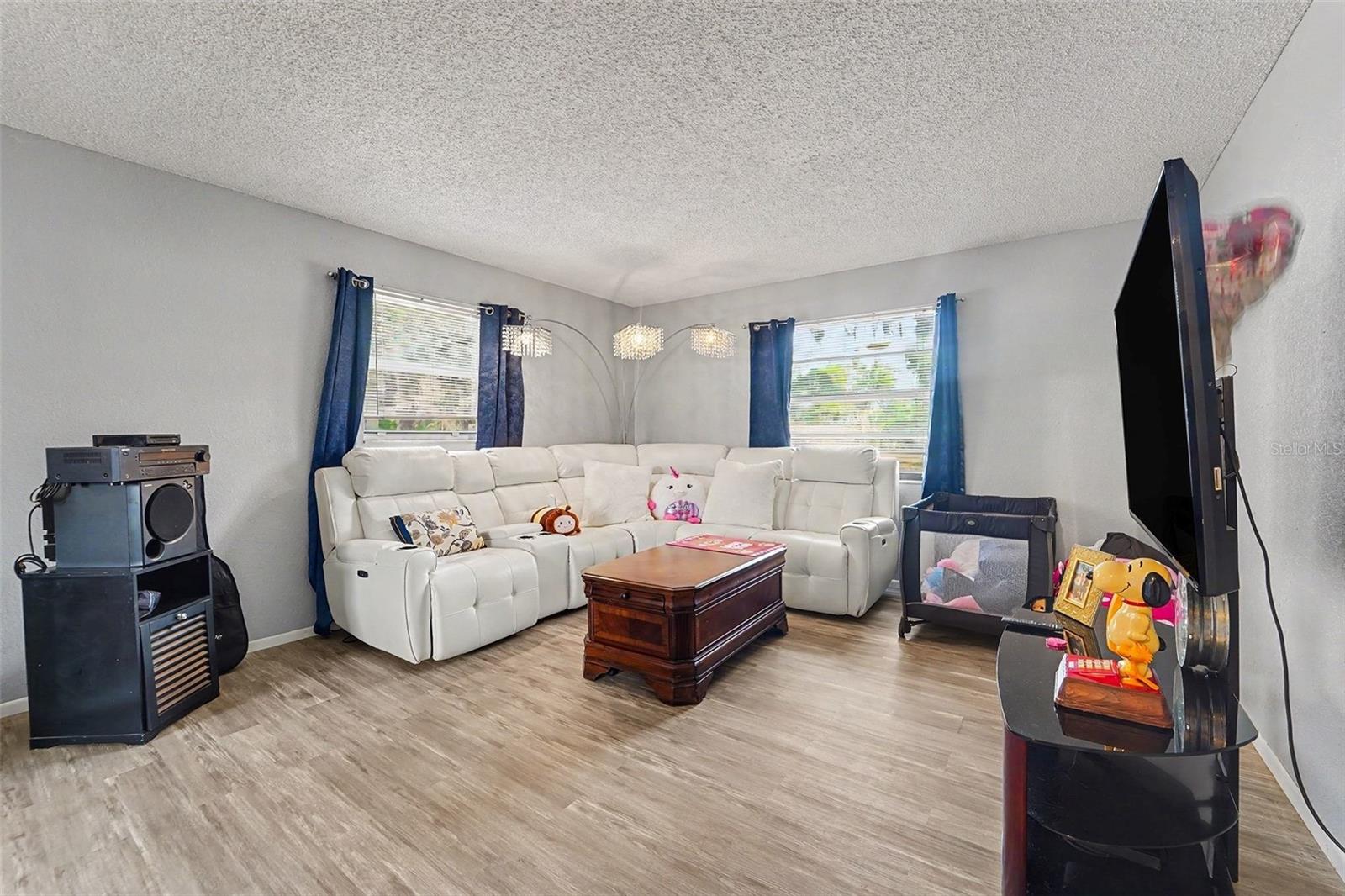 Image 7 of 41 For 13020 Sugar Creek Boulevard