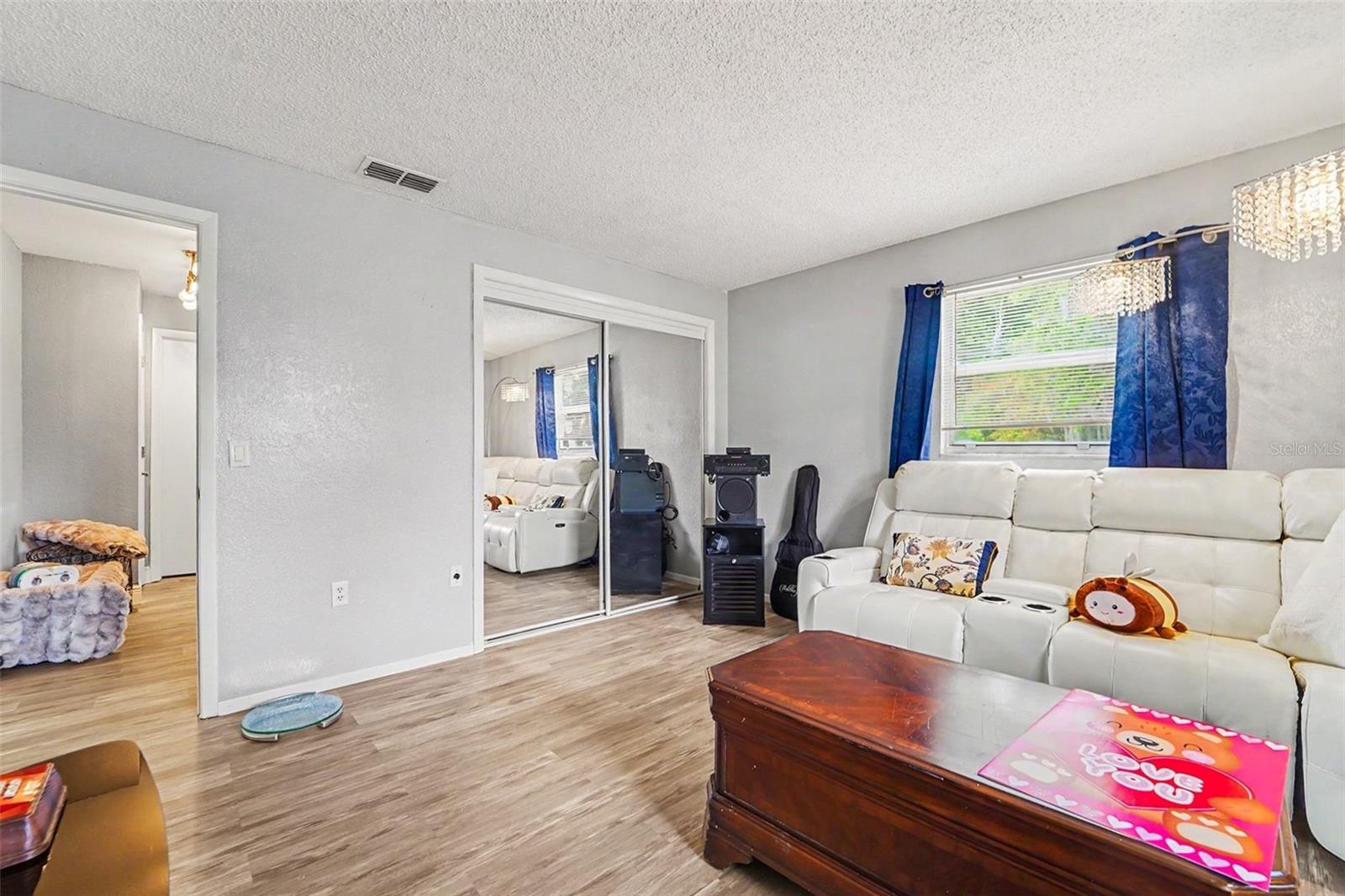 Image 9 of 41 For 13020 Sugar Creek Boulevard
