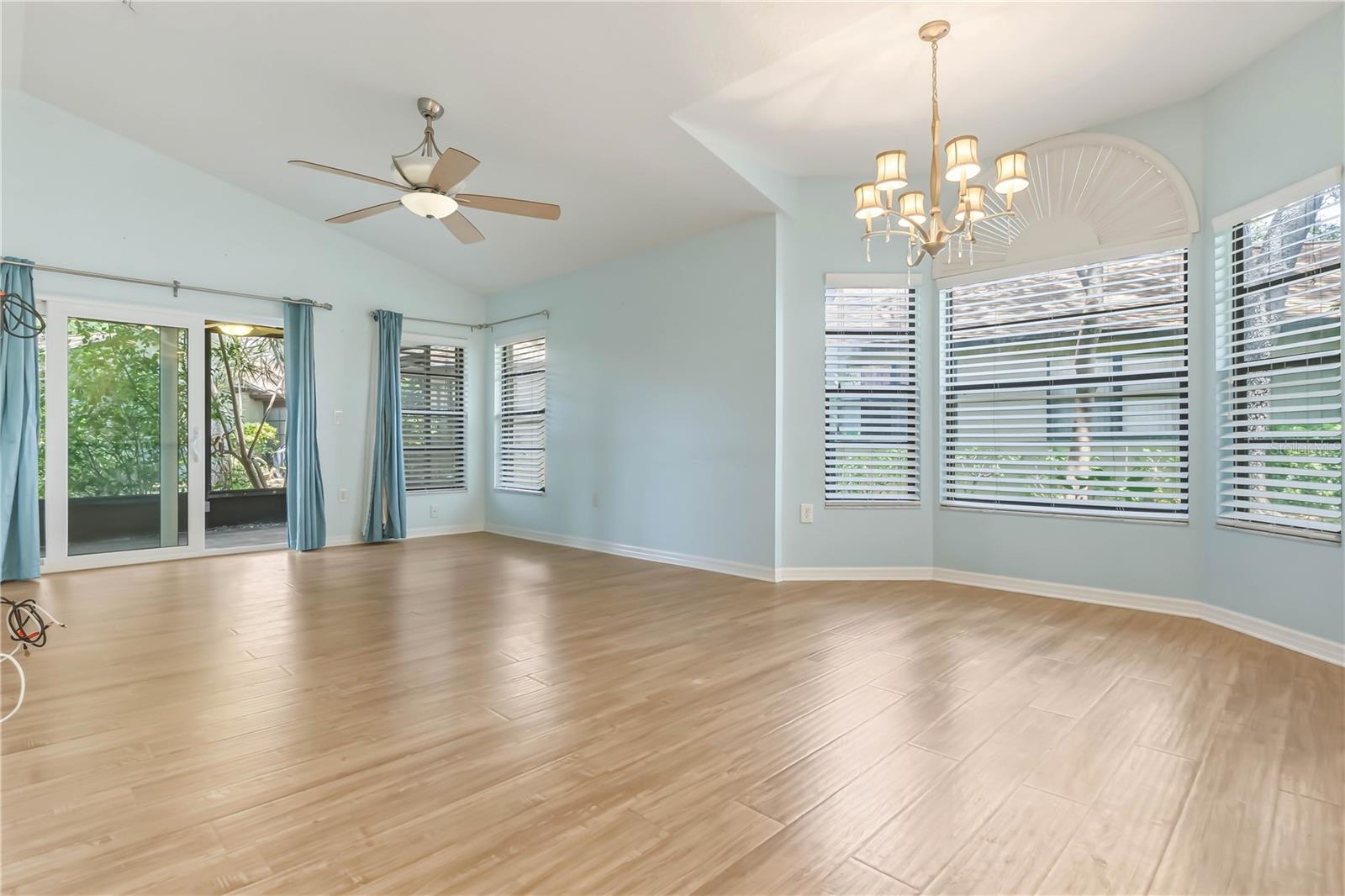 Image 12 of 51 For 1696 Nash Court