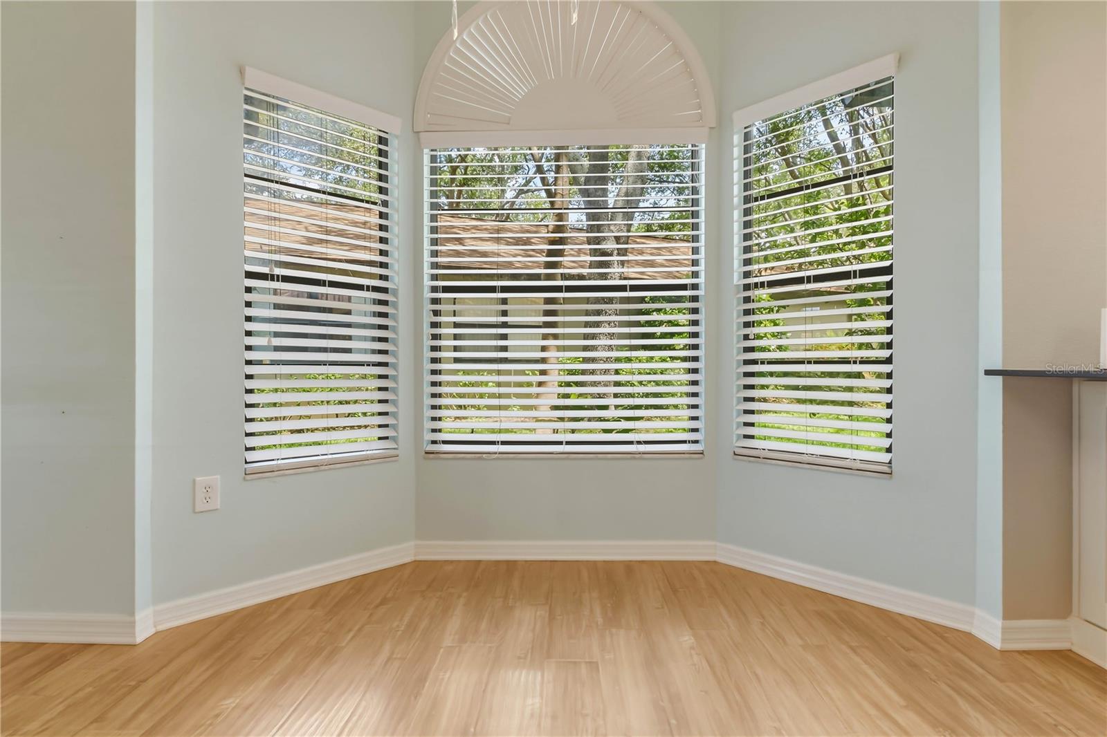 Image 13 of 51 For 1696 Nash Court