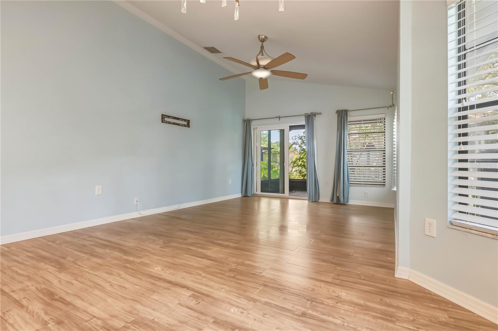 Image 14 of 51 For 1696 Nash Court