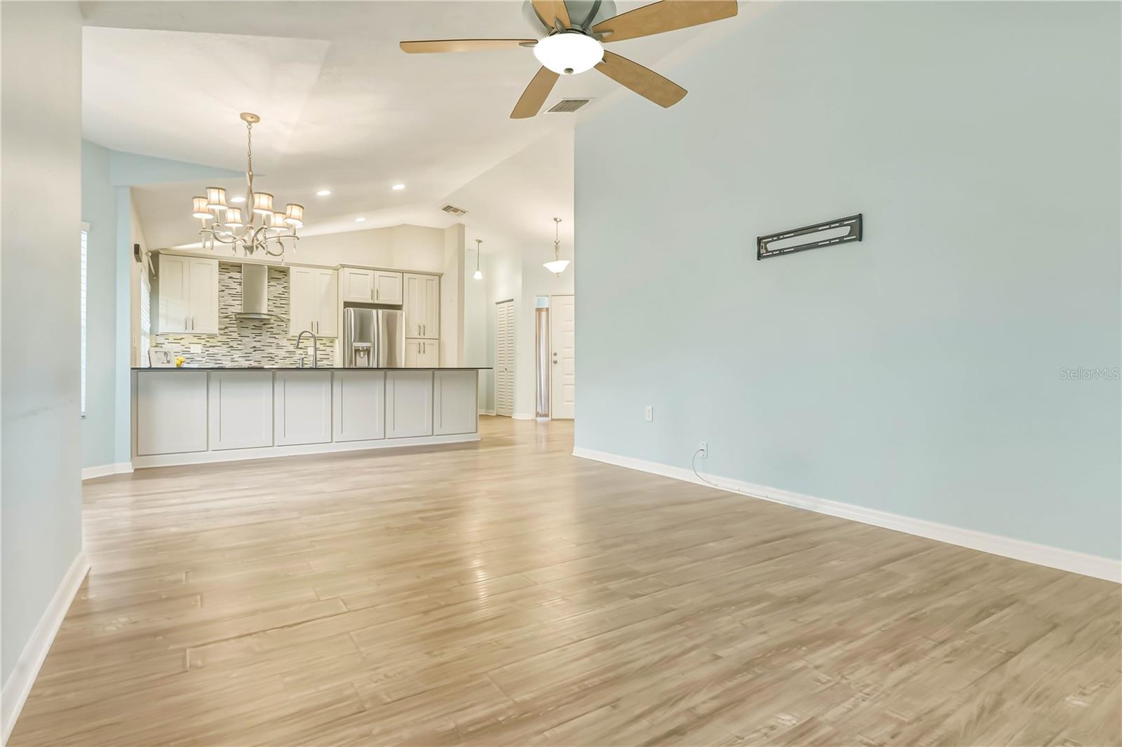 Image 15 of 51 For 1696 Nash Court
