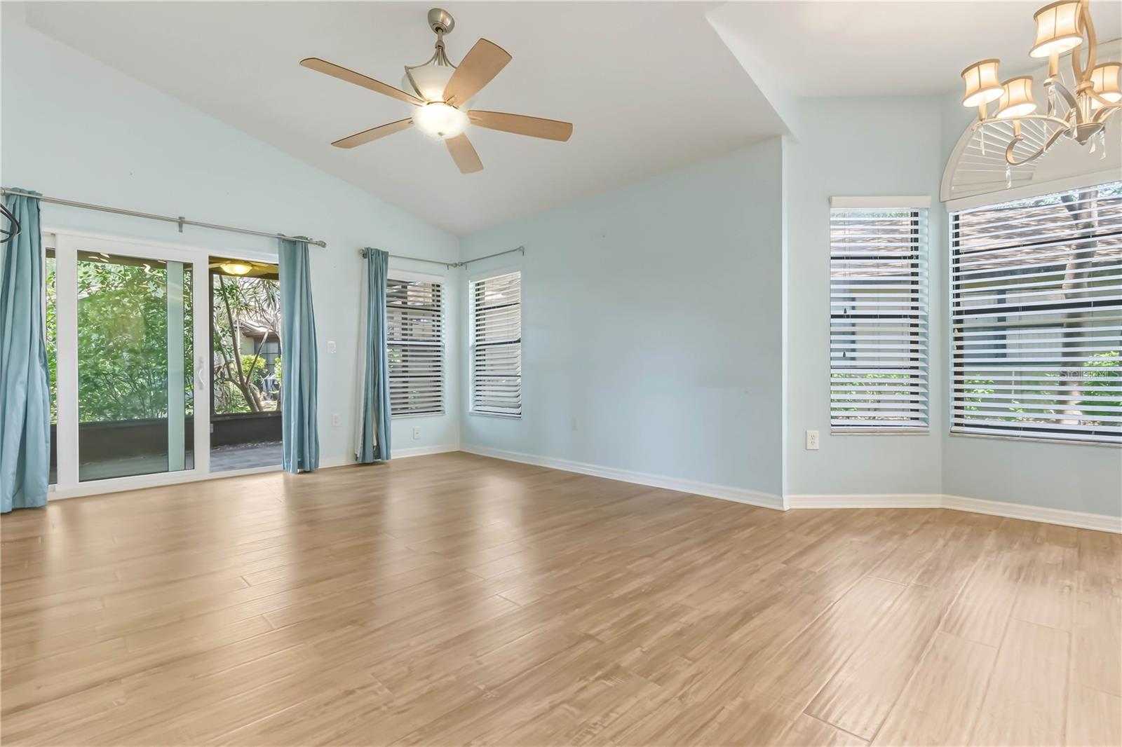Image 17 of 51 For 1696 Nash Court