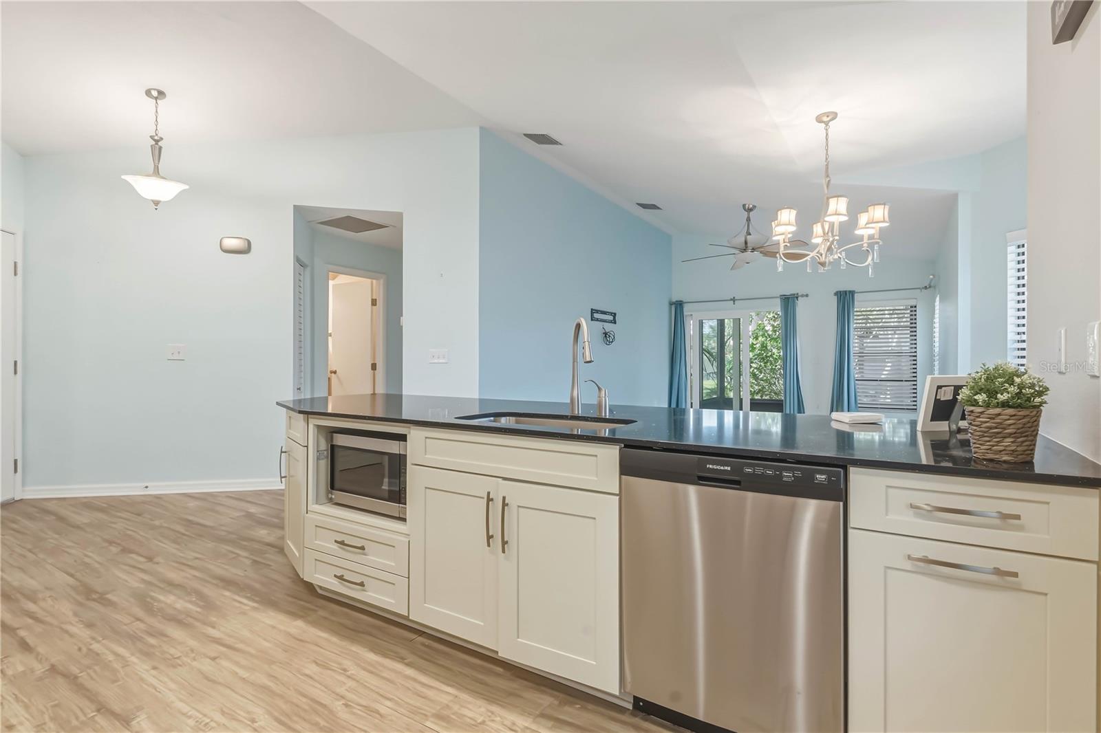 Image 9 of 51 For 1696 Nash Court
