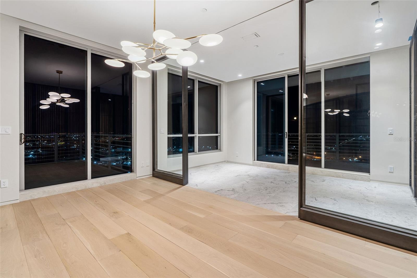Image 11 of 77 For 1209 Cumberland Avenue 2902