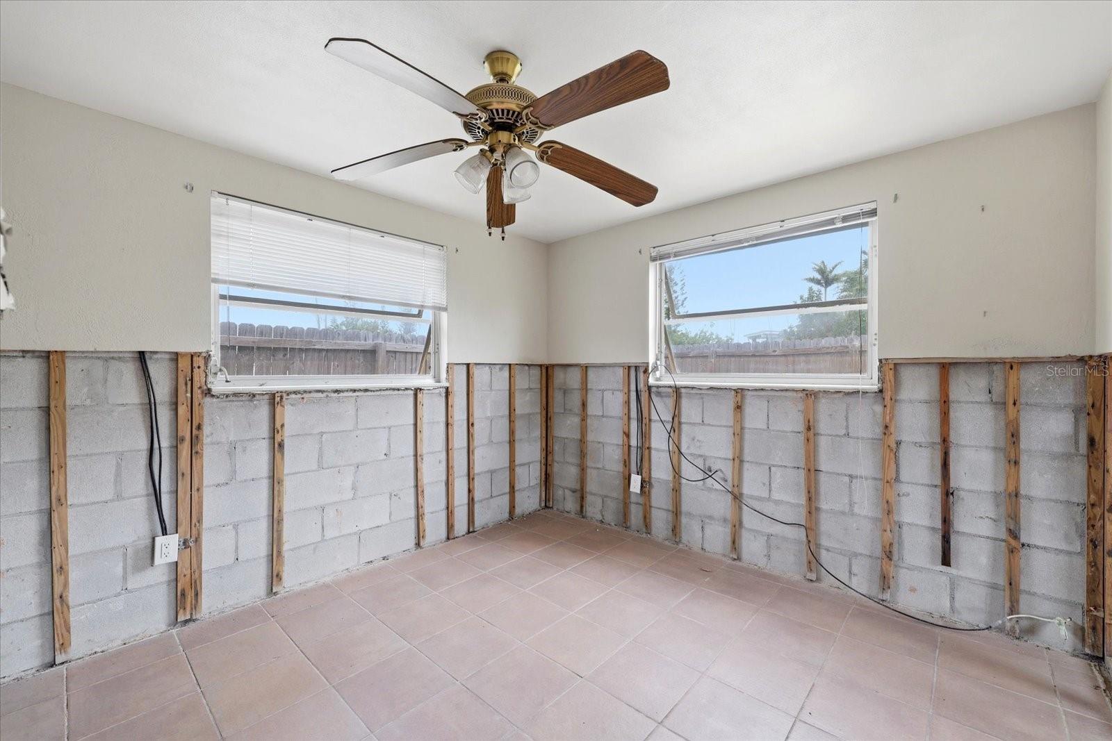 Image 10 of 30 For 510 Marlyn Way