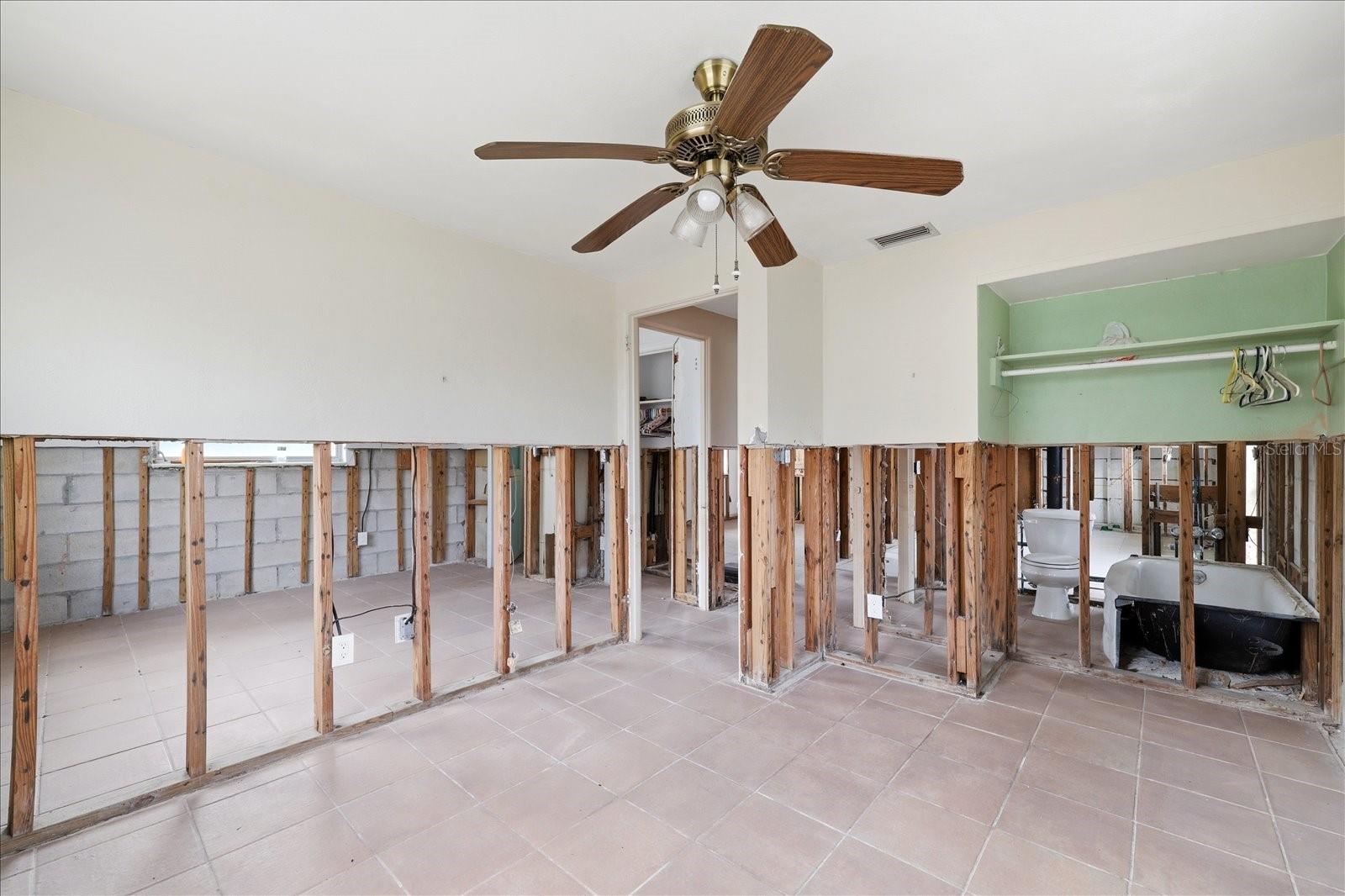 Image 11 of 30 For 510 Marlyn Way