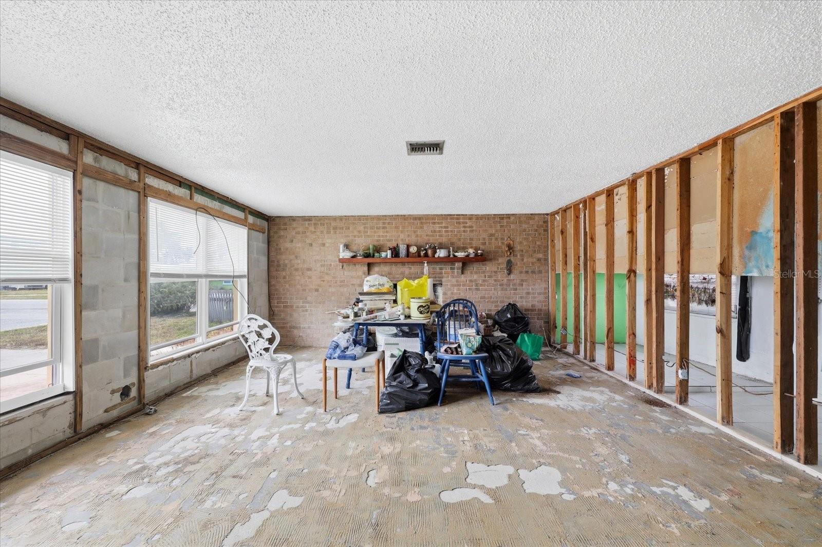 Image 17 of 30 For 510 Marlyn Way