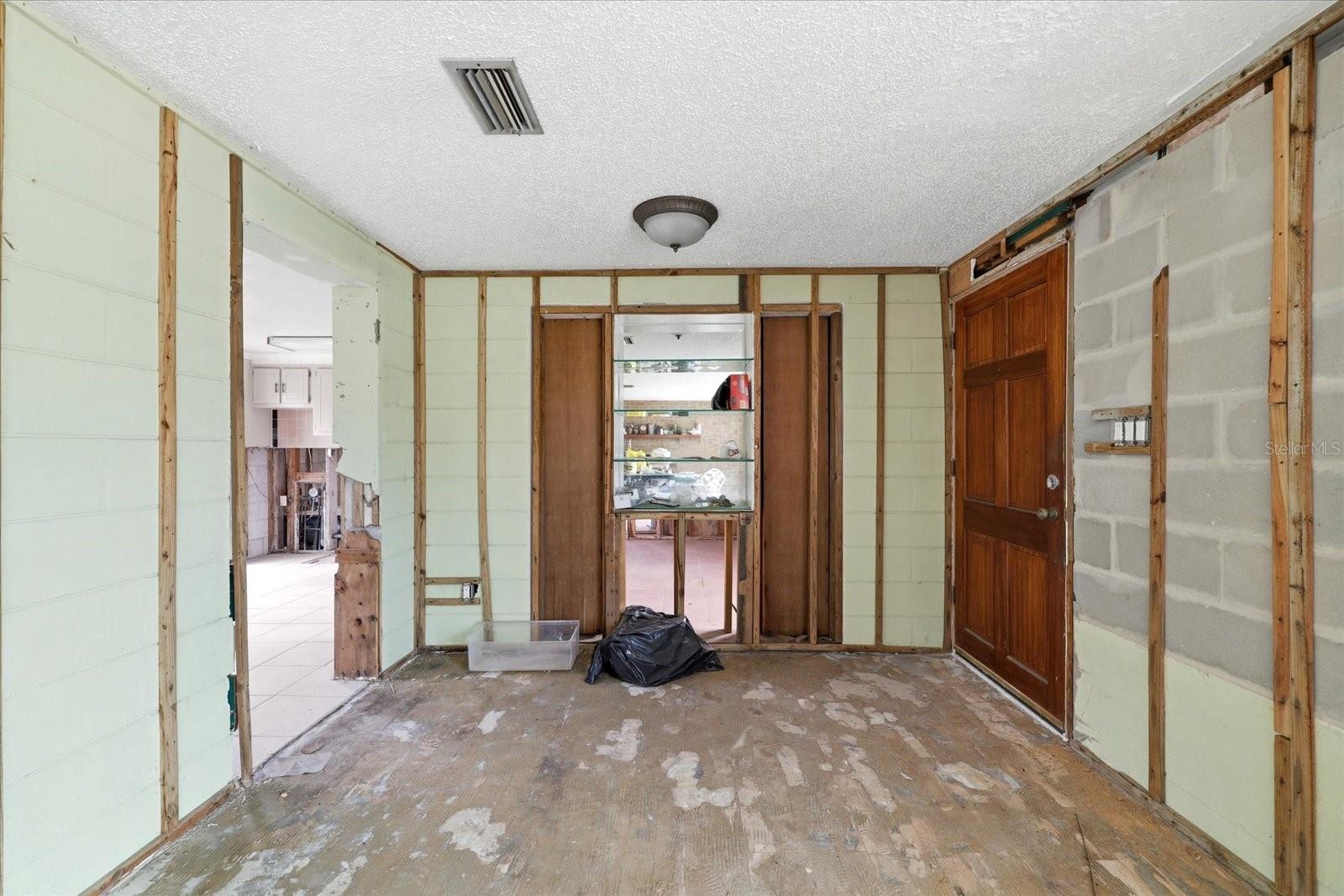 Image 5 of 30 For 510 Marlyn Way