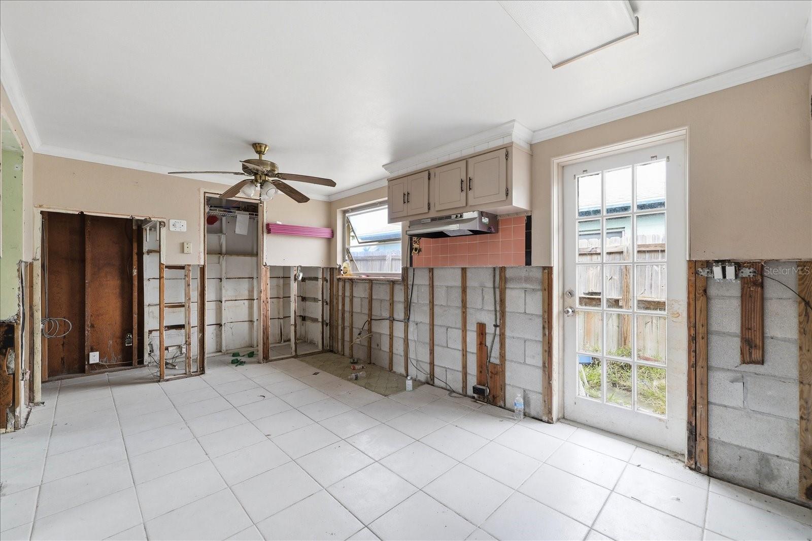 Image 6 of 30 For 510 Marlyn Way