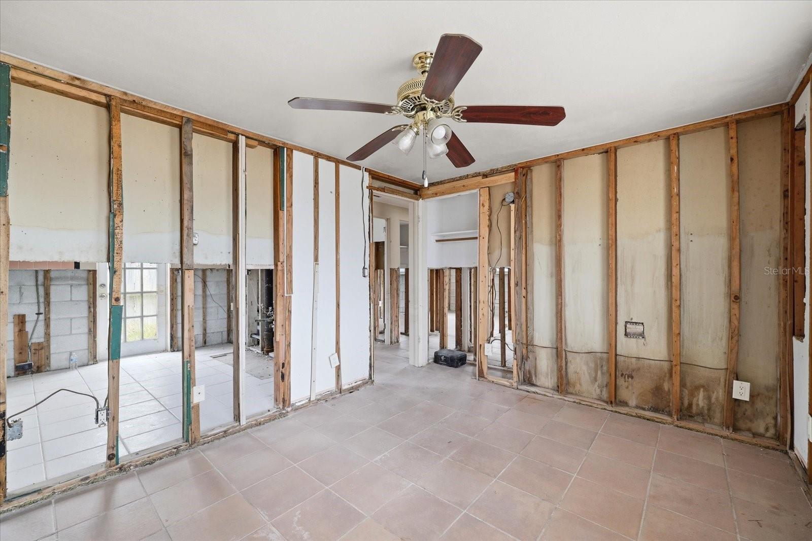 Image 8 of 30 For 510 Marlyn Way