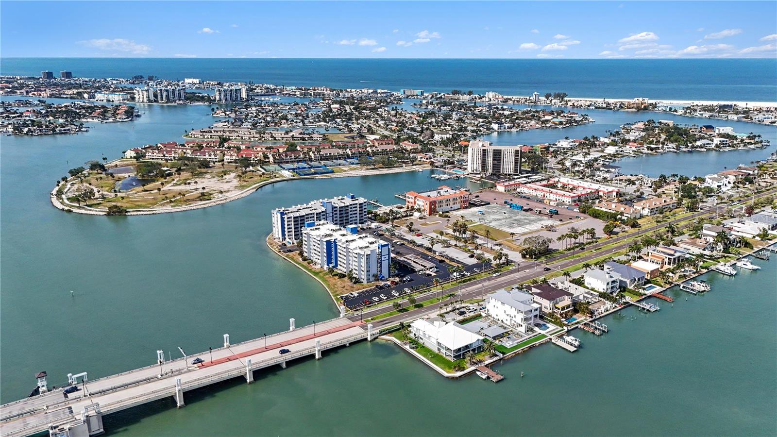 Image 23 of 25 For 450 Treasure Island Causeway 601