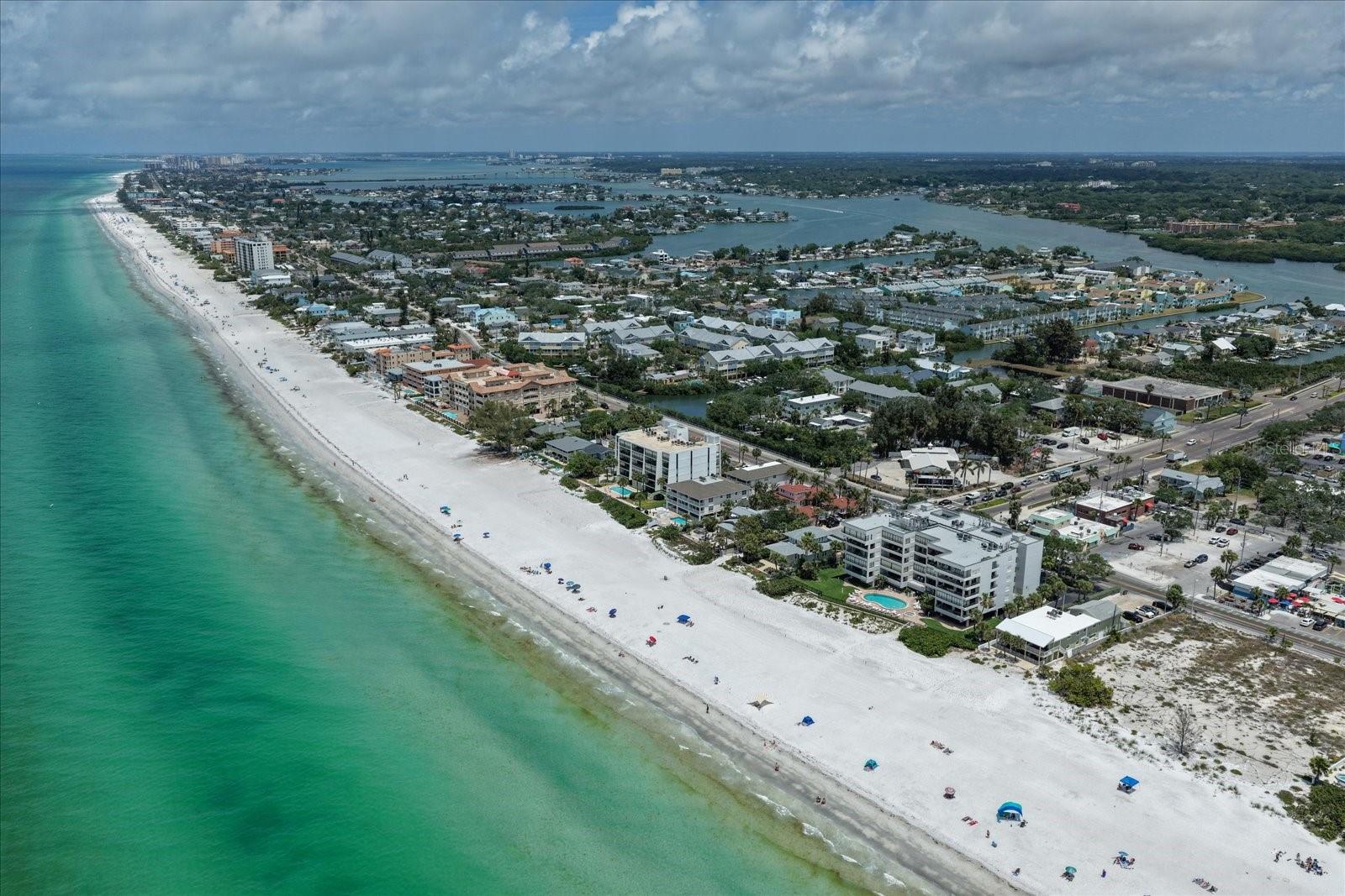 Image 17 of 30 For 506 Gulf Boulevard 201